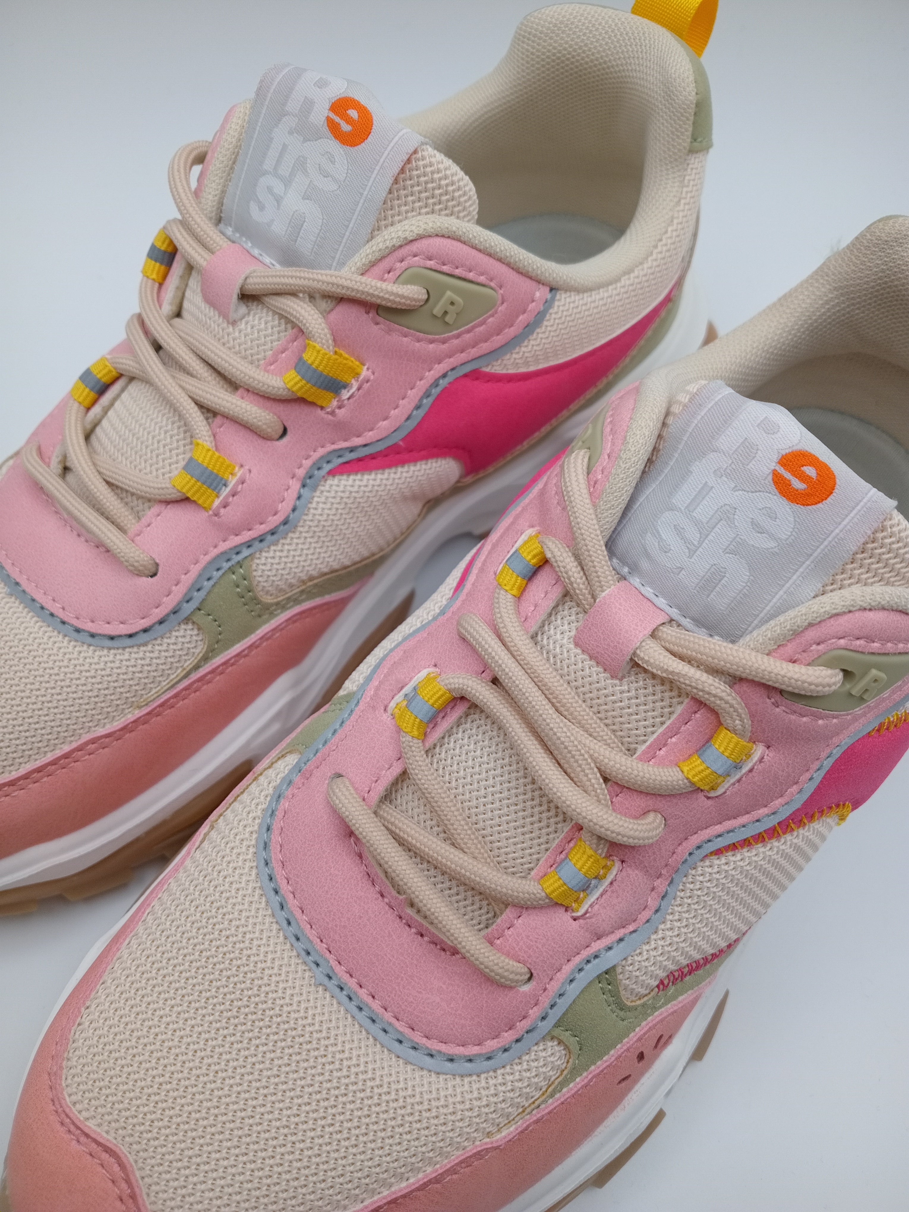 TÊNIS REFRESH ROSA CINZA BRANCO AMARELO TECIDO SPORT