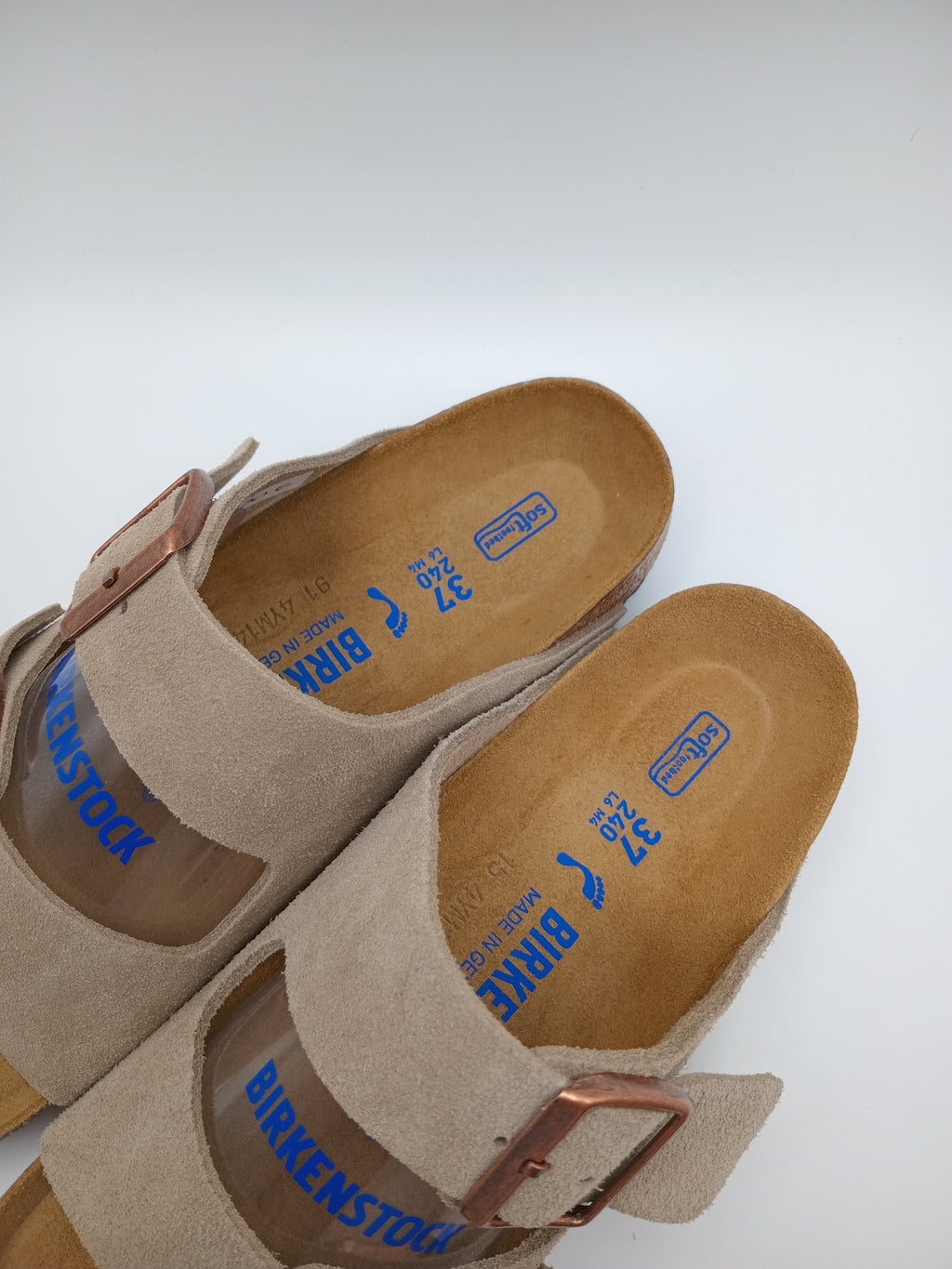 Sandálias Birkenstock Arizona BS Faded khaki cinza Camurça com Duas Fivelas cobre Ajustáveis e Sola de Cortiça Ergonómica Confortável para Mulher e Homem