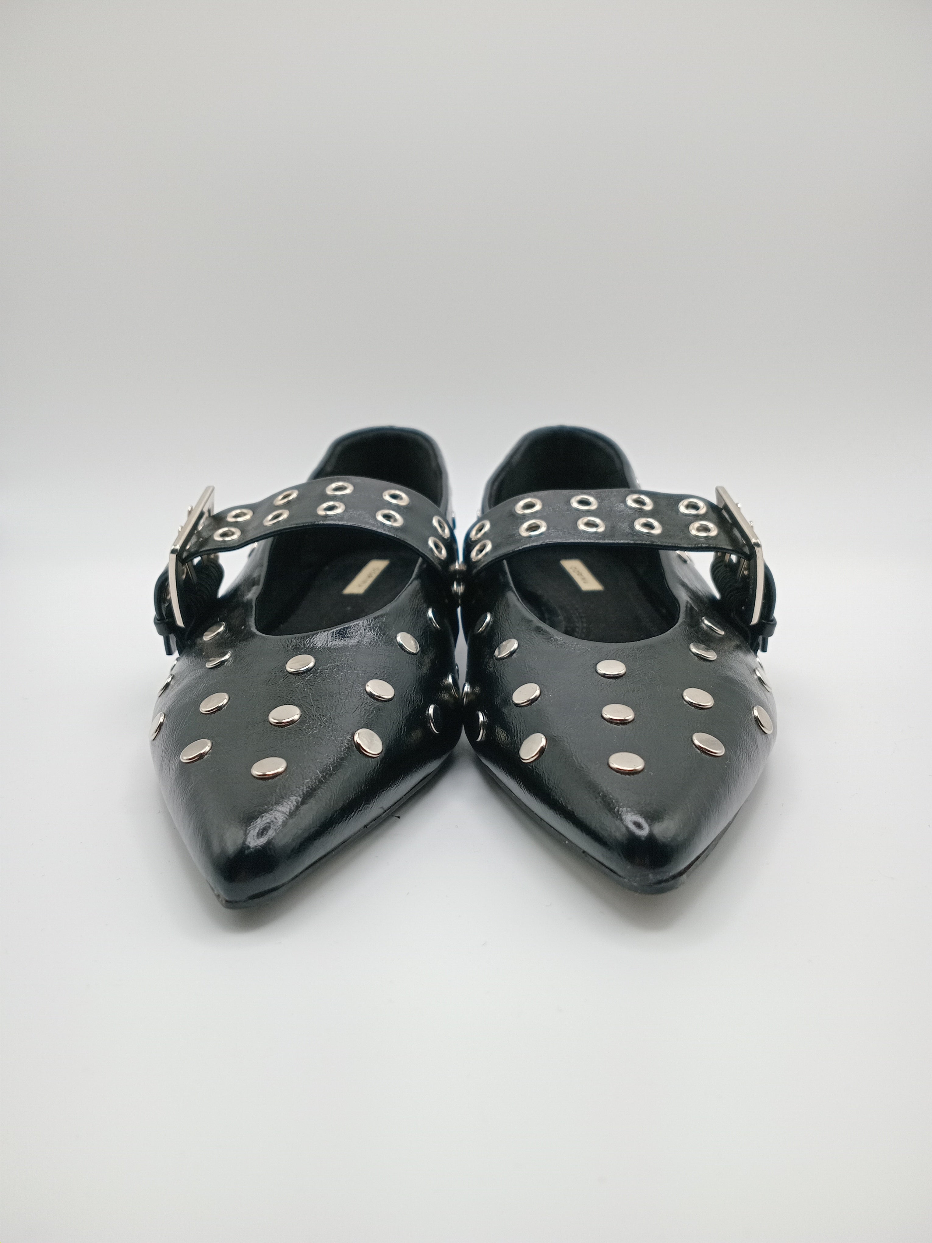 SABRINA MARY JANE CORINA PRETO ECO PELE TIRA TAXAS CÍRCULOS ARGOLAS BICUDO