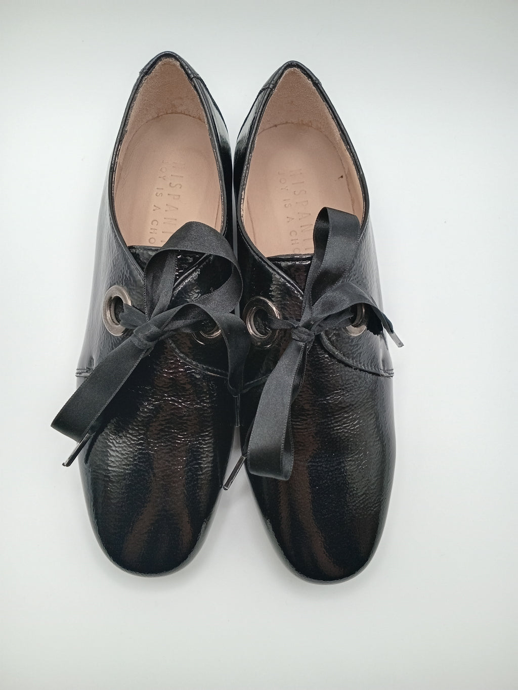 SAPATO VINTAGE SALTO HISPANITAS PRETO COURO BICO REDONDO ATACADOR FITA SETIN VERNIZ MOCASSIM