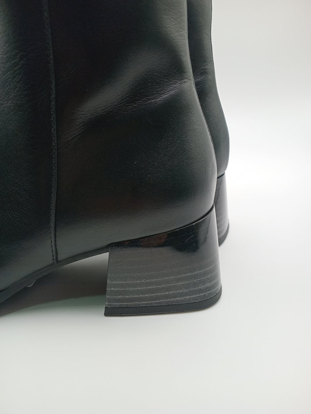 BOTA TEXANA HISPANITAS PRETO COURO LISO VERNIZ ZIPER BOTIM