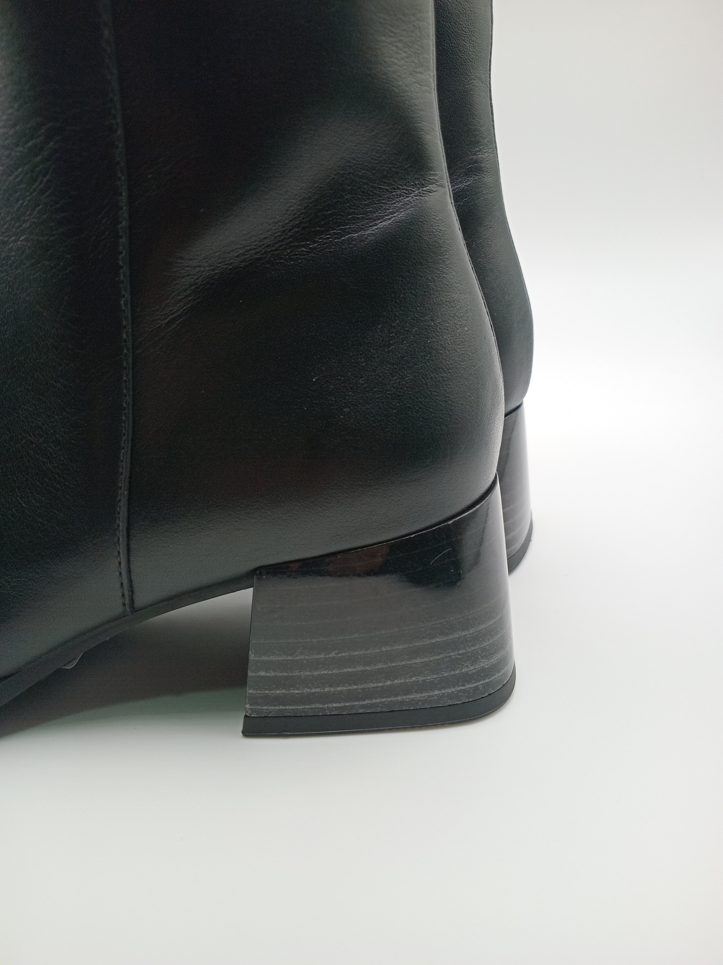 BOTA TEXANA HISPANITAS PRETO COURO LISO VERNIZ ZIPER BOTIM