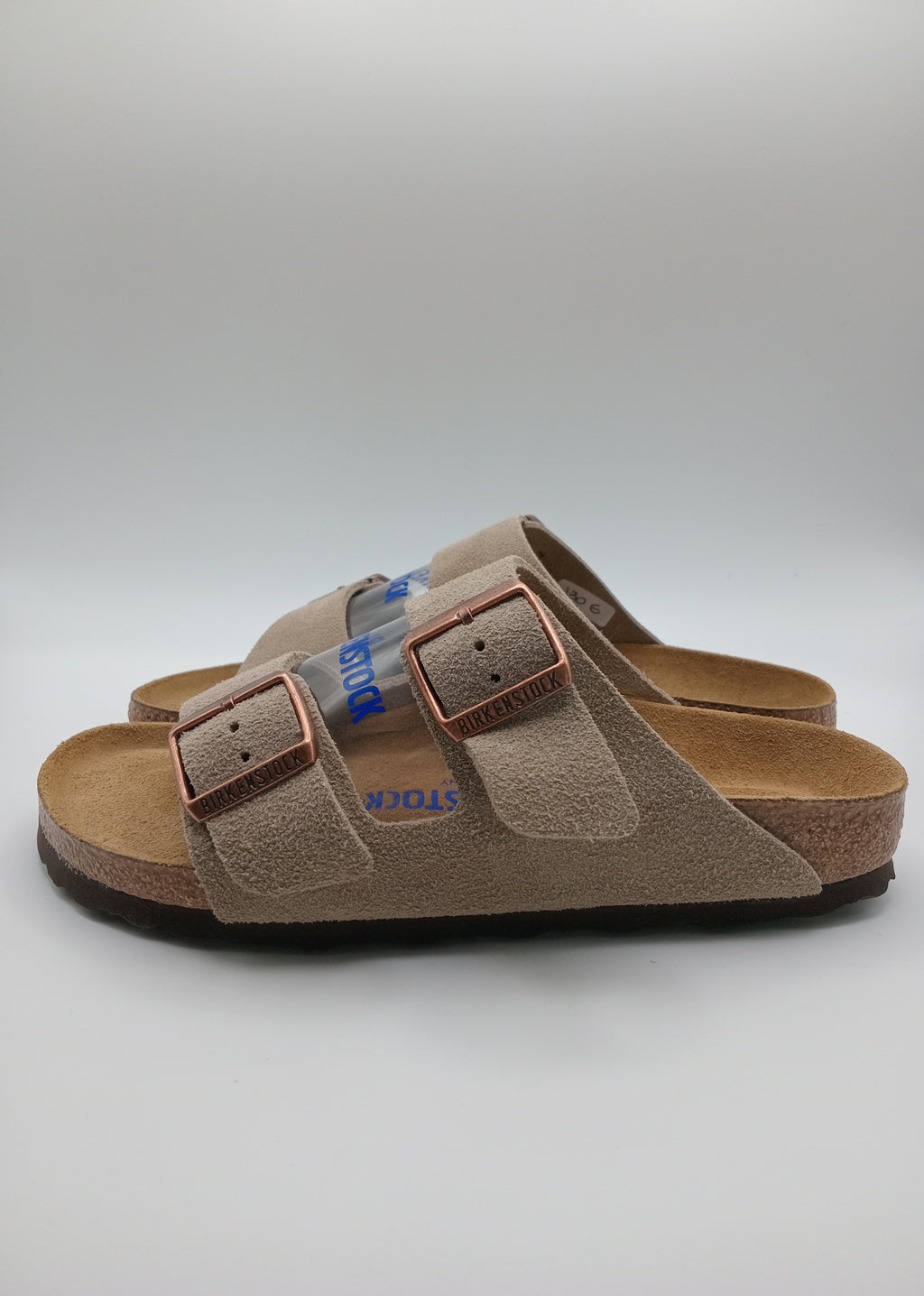 Sandálias Birkenstock Arizona BS Faded khaki cinza Camurça com Duas Fivelas cobre Ajustáveis e Sola de Cortiça Ergonómica Confortável para Mulher e Homem