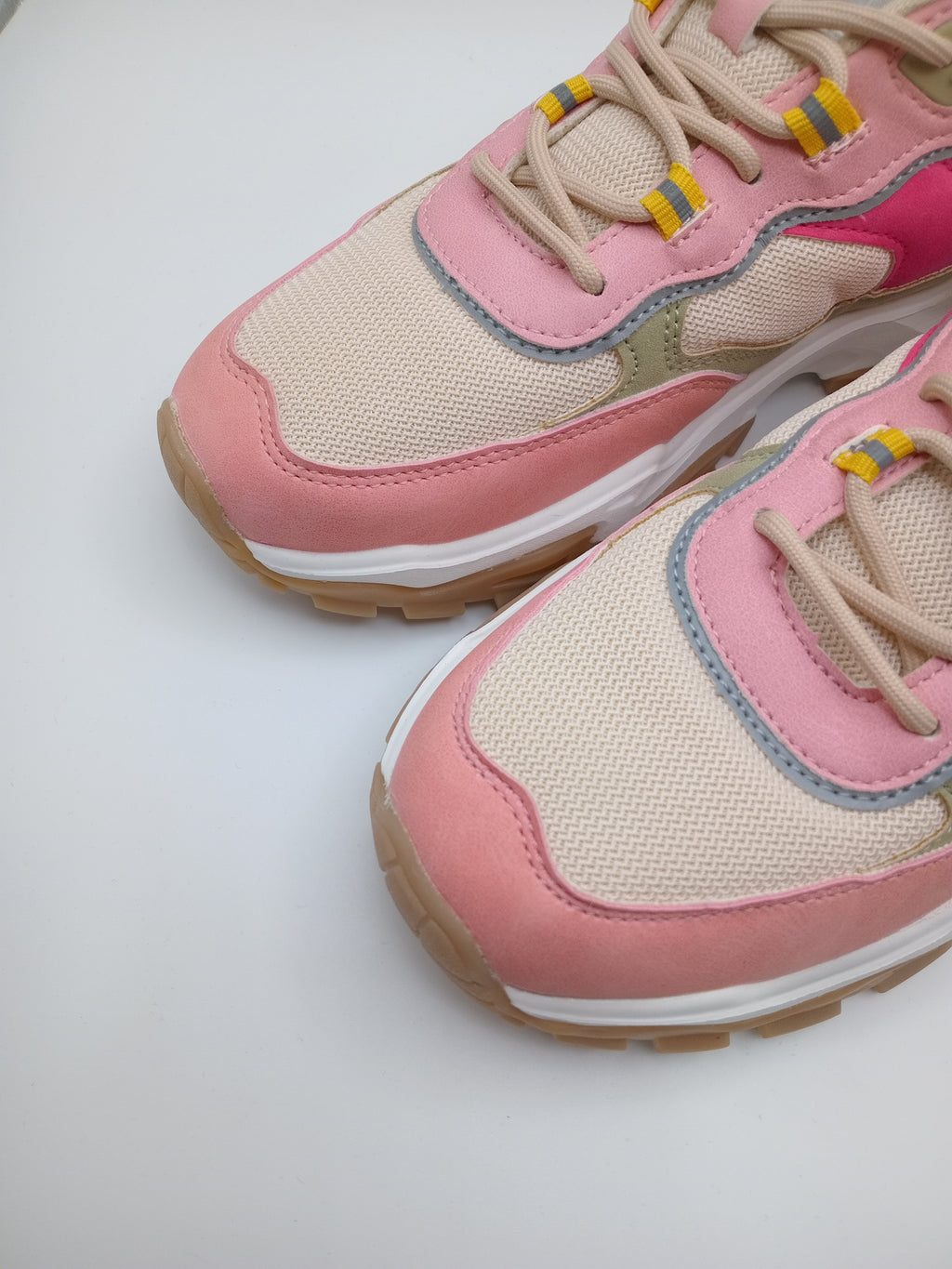 TÊNIS REFRESH ROSA CINZA BRANCO AMARELO TECIDO SPORT