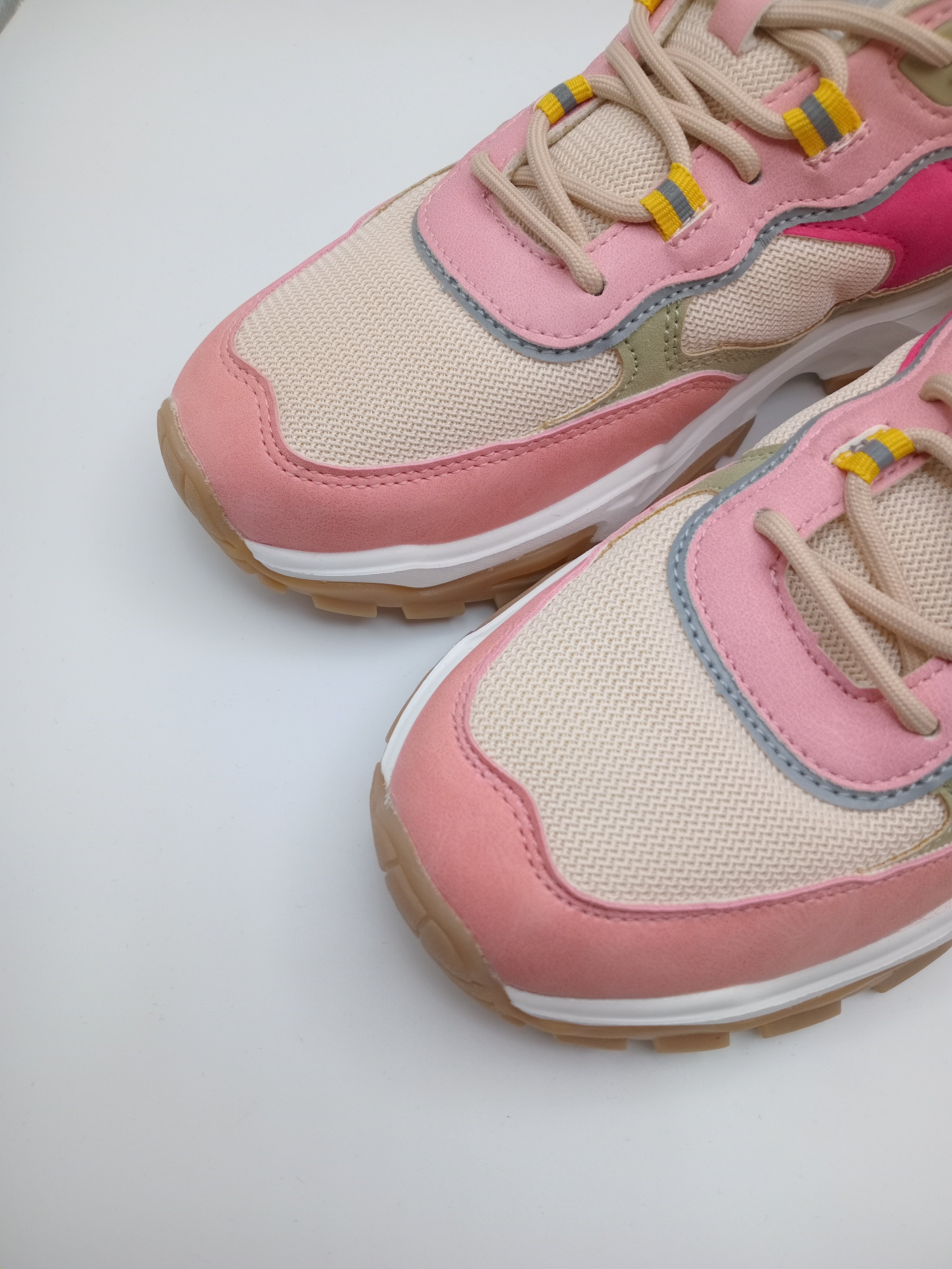 TÊNIS REFRESH ROSA CINZA BRANCO AMARELO TECIDO SPORT