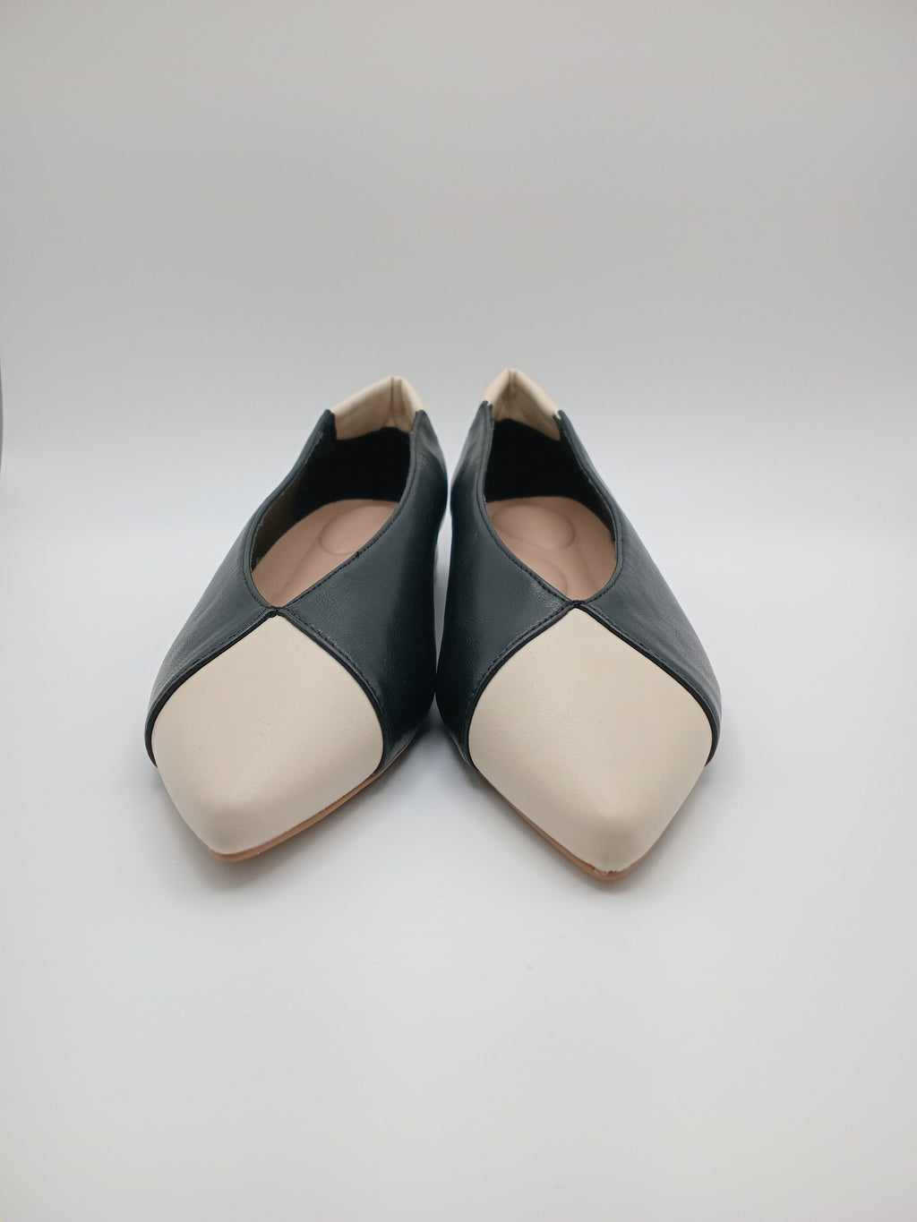 SABRINA BUONAROTTI PRETO CREME ECO PELE BICUDO BICO CREME