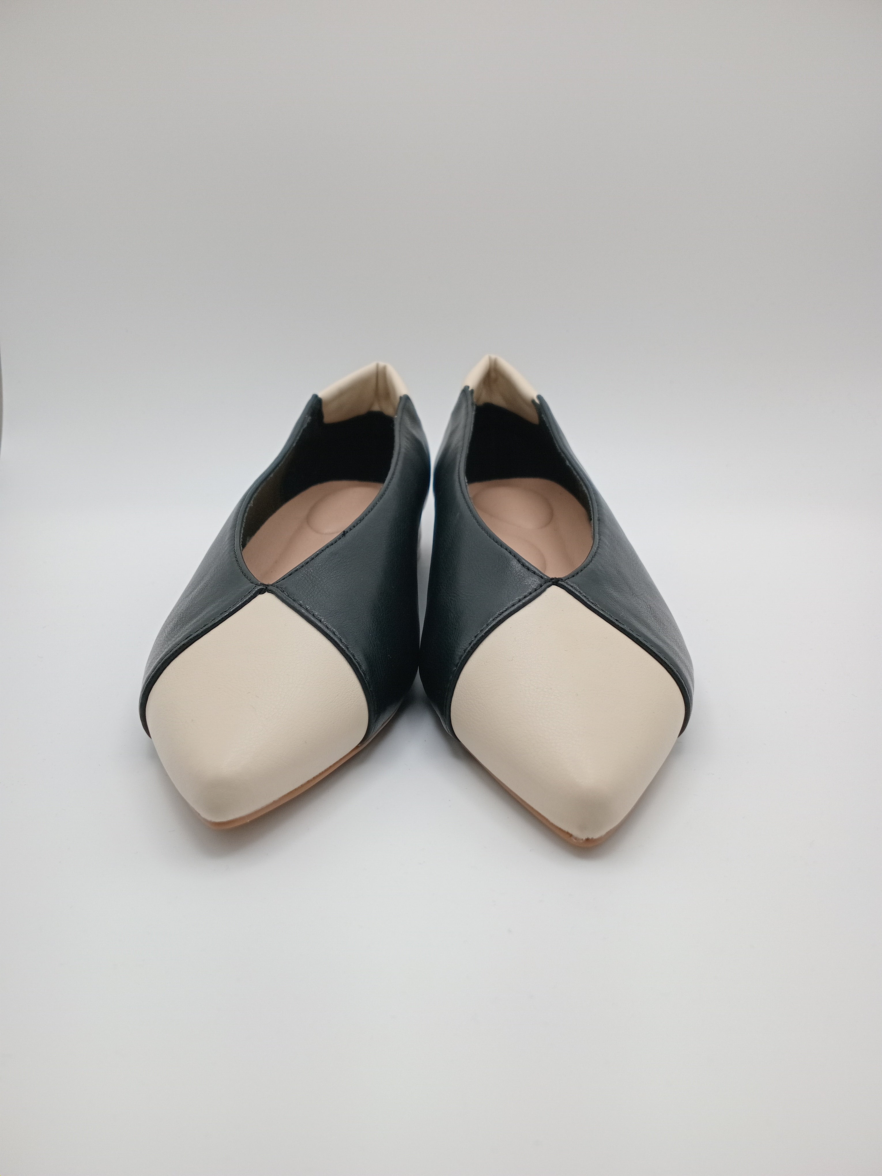 SABRINA BUONAROTTI PRETO CREME ECO PELE BICUDO BICO CREME