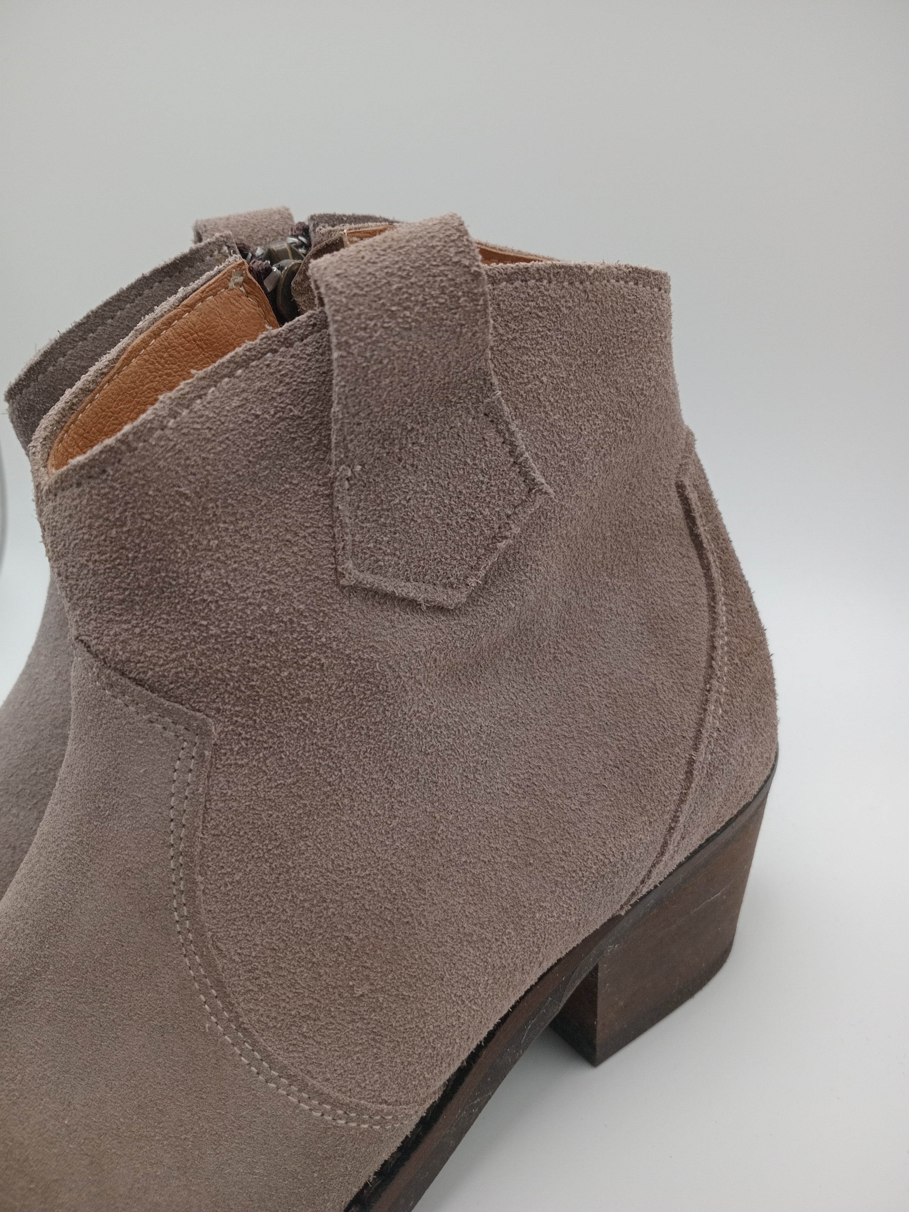 BOTA TEXANA MACADI CINZA COURO BICUDO ZIPER BOTIM