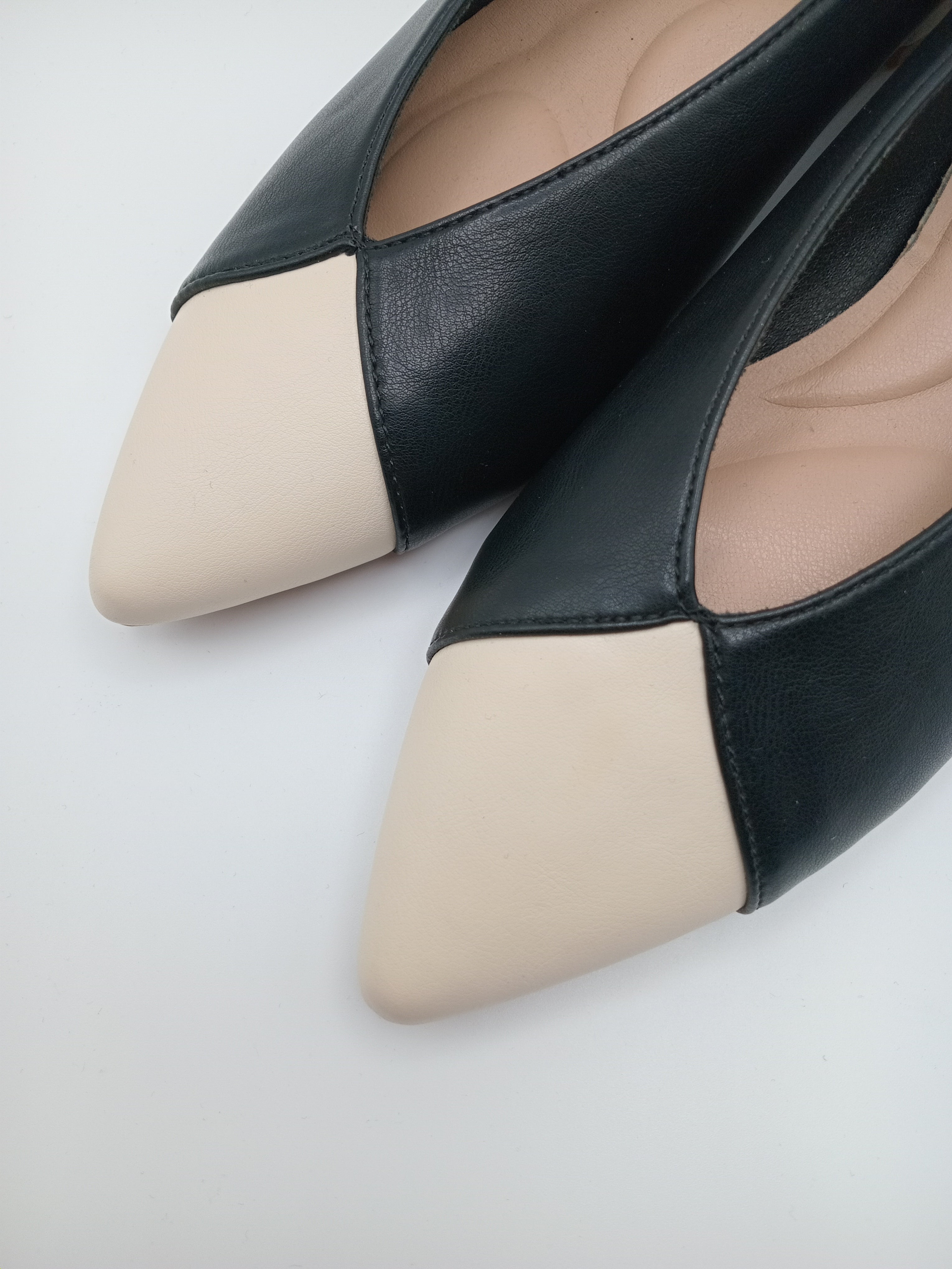 SABRINA BUONAROTTI PRETO CREME ECO PELE BICUDO BICO CREME