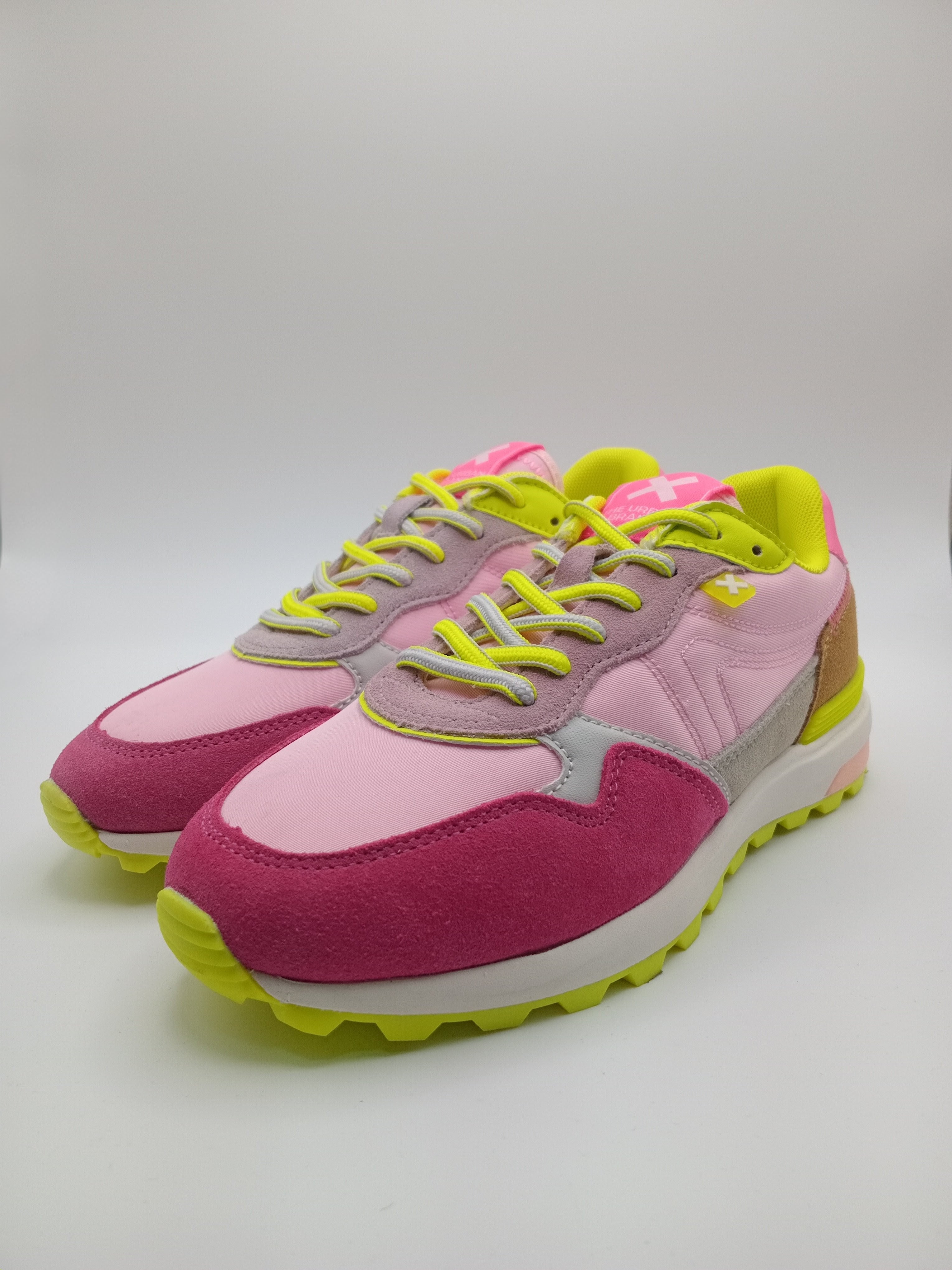 TÊNIS XTI ROSA AMARELO NEON TECIDO SPORT