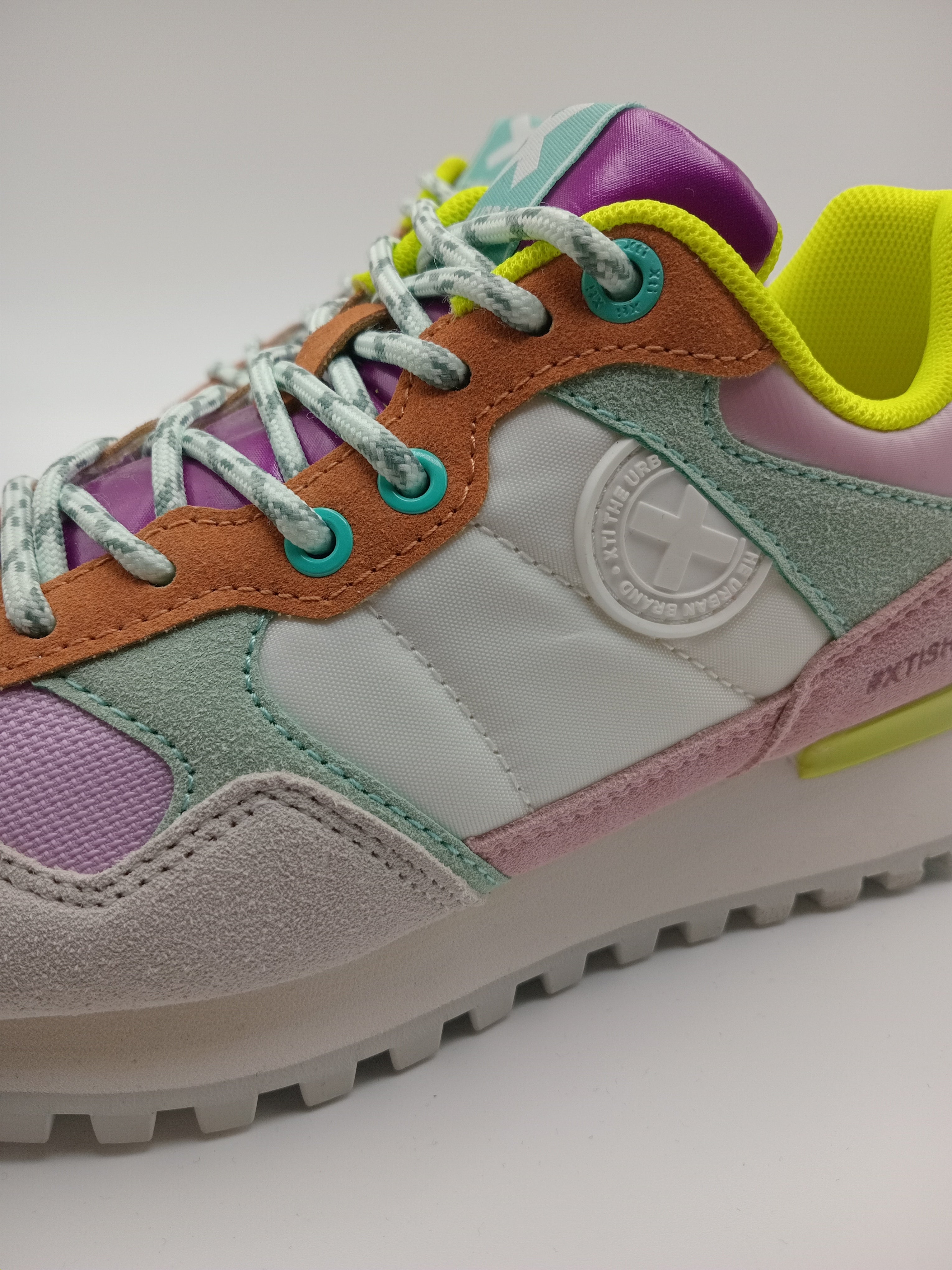 TÊNIS XTI LILAS ROXO CINZA AMARELO NEON BRANCO AZUL TECIDO SPORT