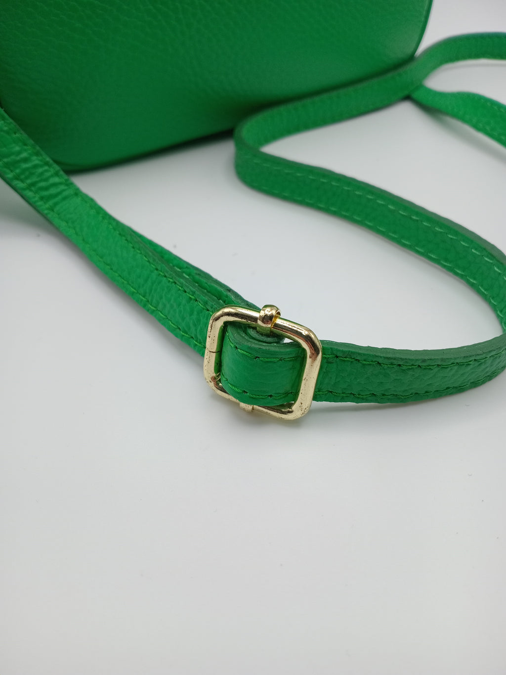 BOLSA CLUTCH MACADI VERDE CO PELE FRANJA ALÇA  REMOVÍVEL E AJUSTÁVEL MALA