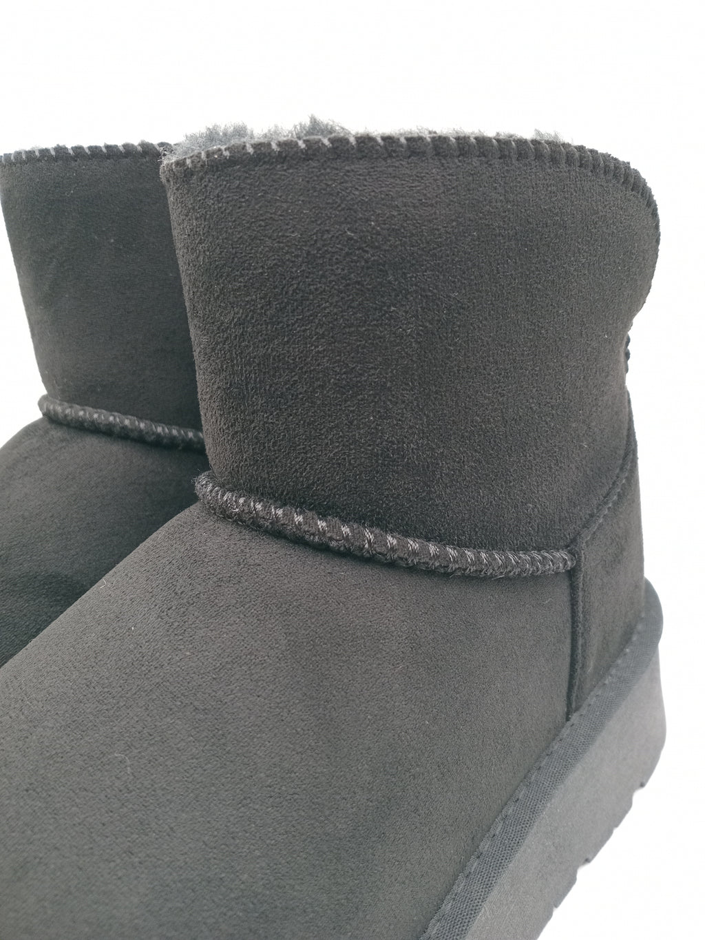 BOTA PANTUFA XTI PRETO PELOS VELUDO ABERTURA TRASEIRA ETIQUETA CASTANHO