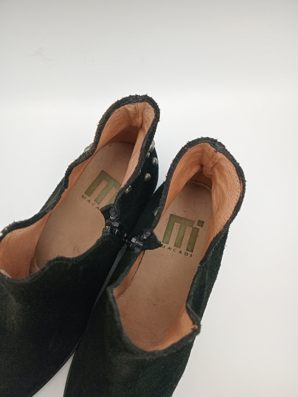 BOTA TEXANA MACADI PRETO COURO TAXAS BOLAS FENDA BOTIM