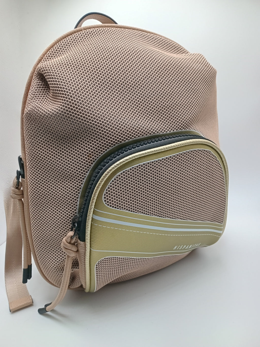 MOCHILA HISPANITAS CASTANHO DETALHES EM PRETO E VERDE TECIDO ECO PELE BOLSO FRONTAL ALCA AJUSTÁVEL MALA