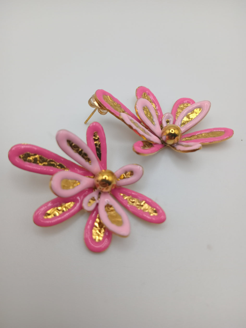 BRINCO FLOR ROSA E DOURADO MÉDIO