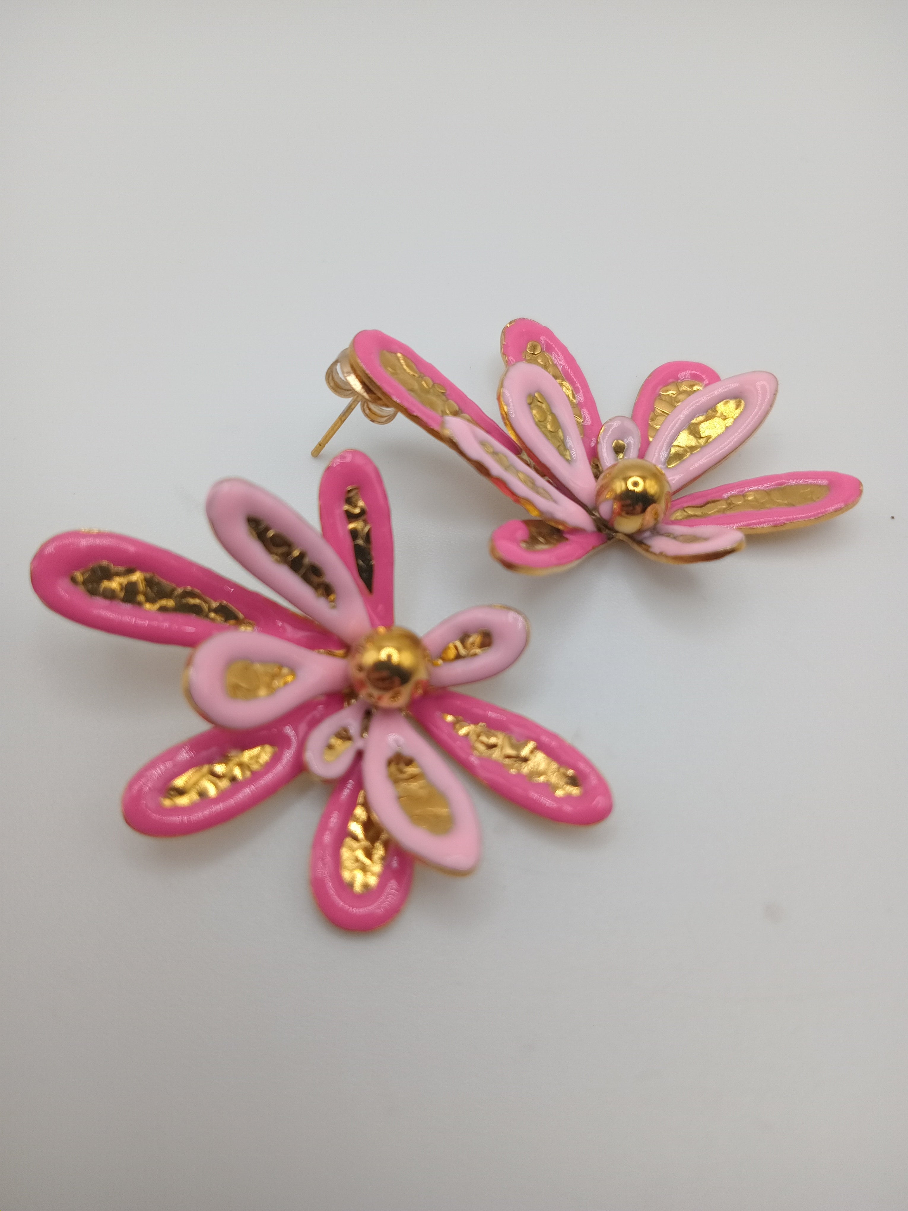 BRINCO FLOR ROSA E DOURADO MÉDIO