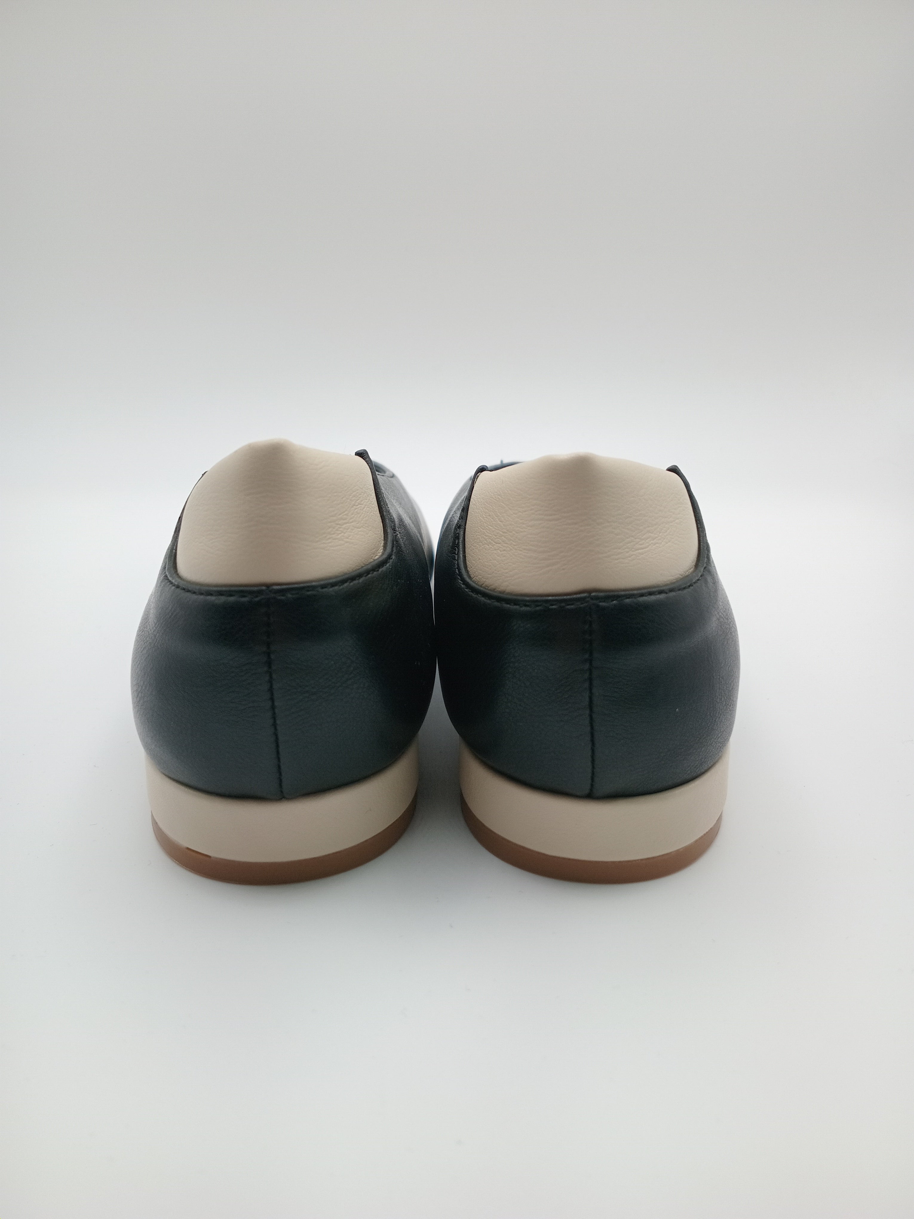 SABRINA BUONAROTTI PRETO CREME ECO PELE BICUDO BICO CREME