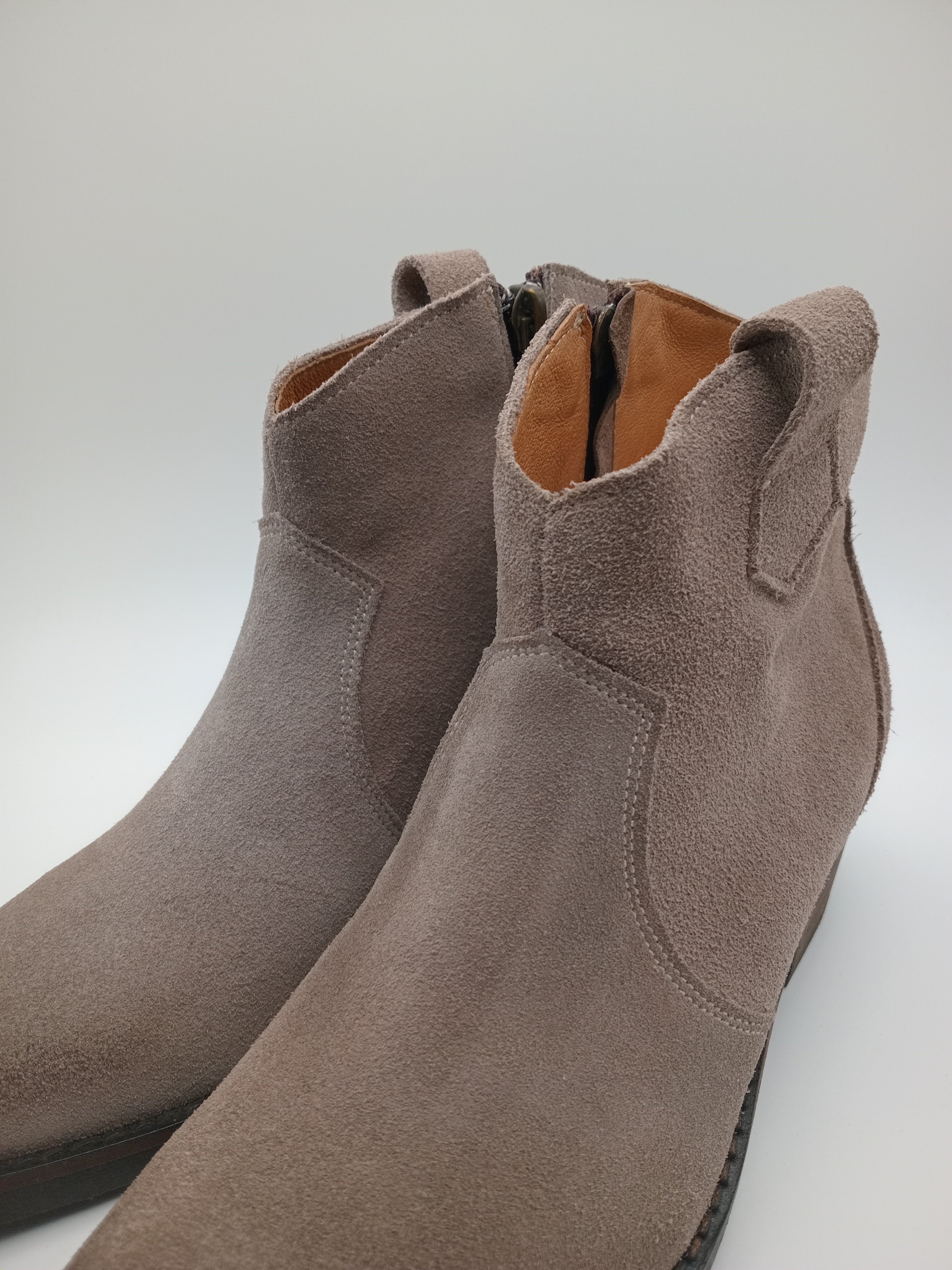 BOTA TEXANA MACADI CINZA COURO BICUDO ZIPER BOTIM