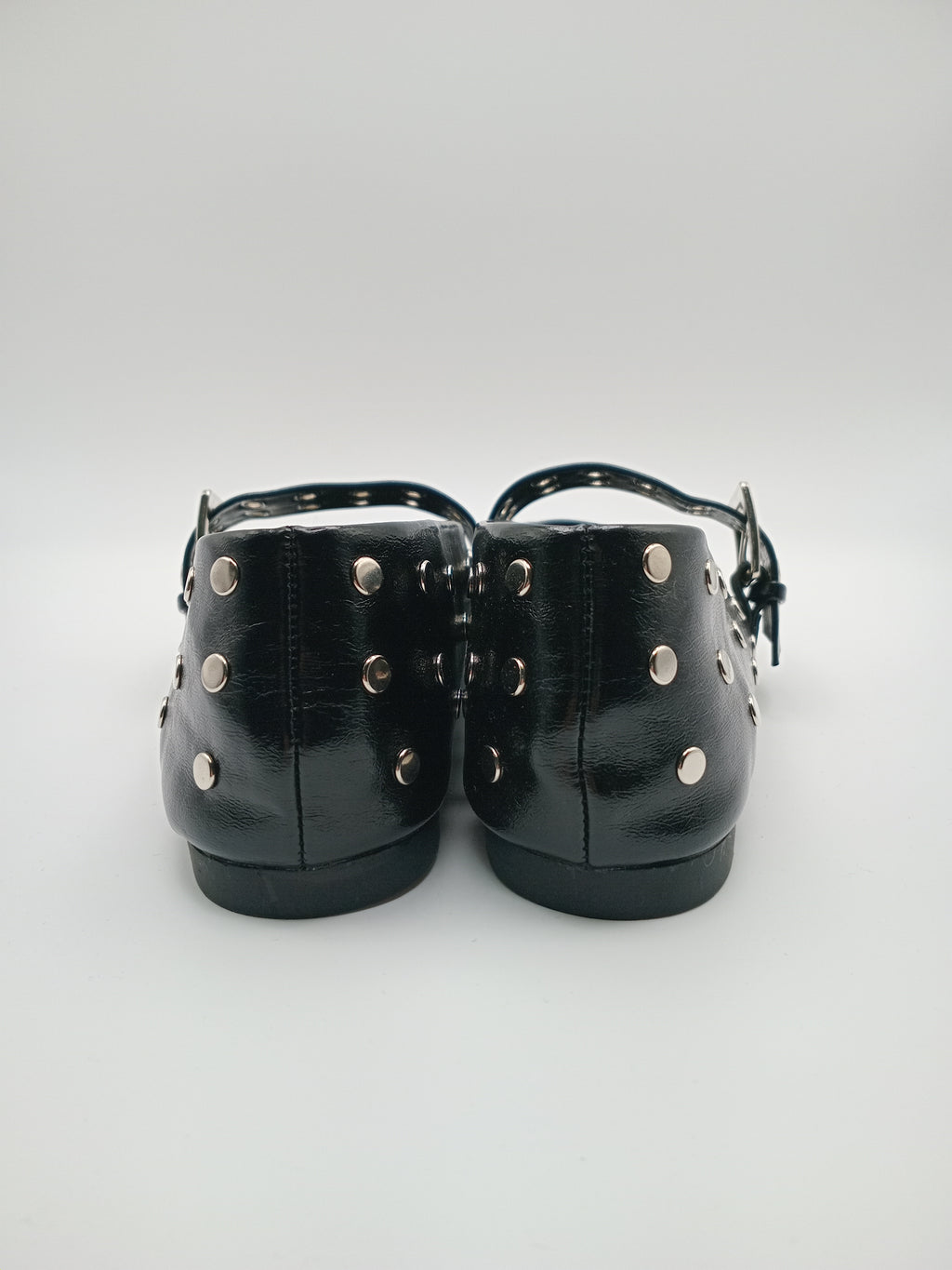 SABRINA MARY JANE CORINA PRETO ECO PELE TIRA TAXAS CÍRCULOS ARGOLAS BICUDO