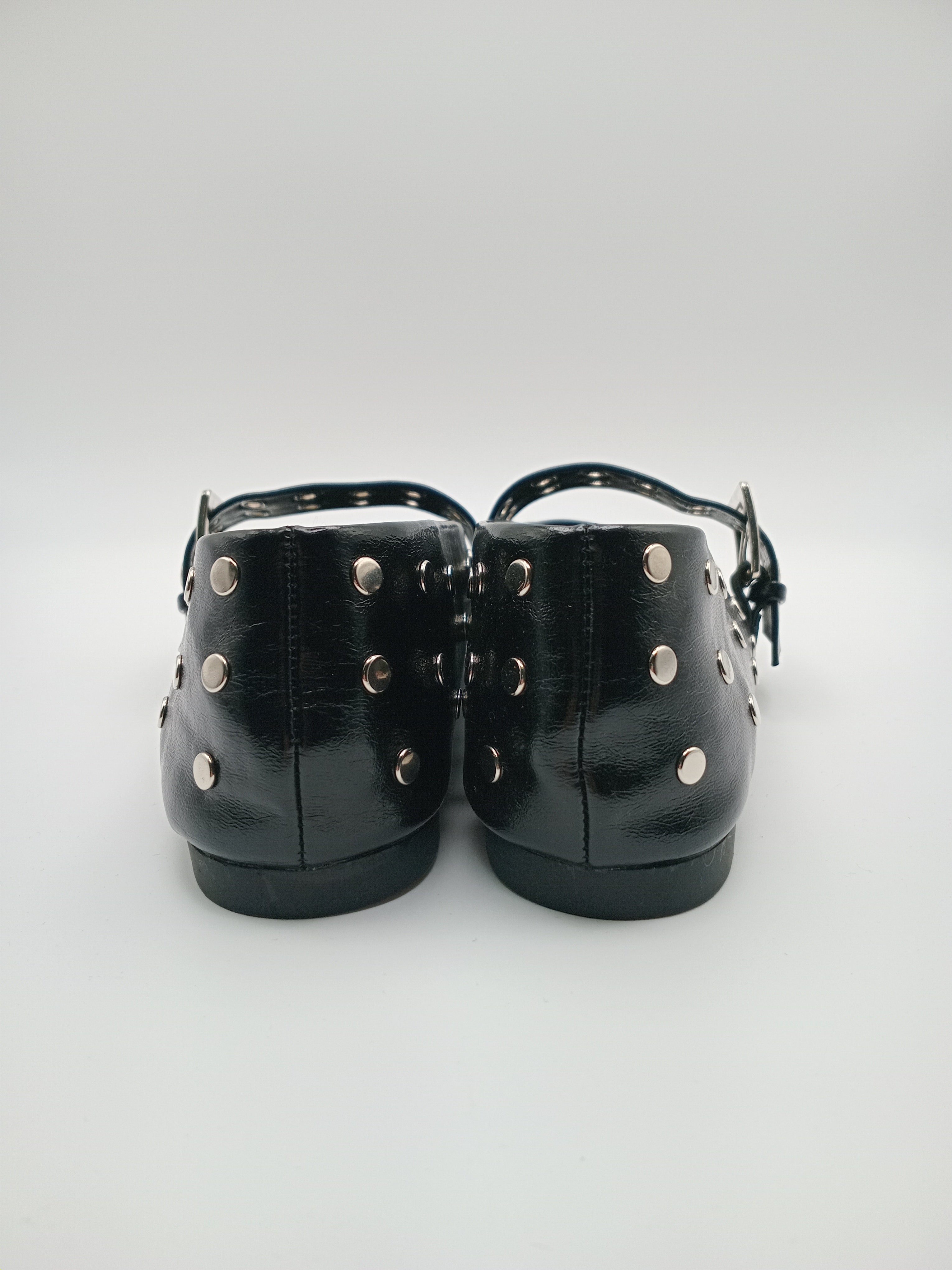 SABRINA MARY JANE CORINA PRETO ECO PELE TIRA TAXAS CÍRCULOS ARGOLAS BICUDO