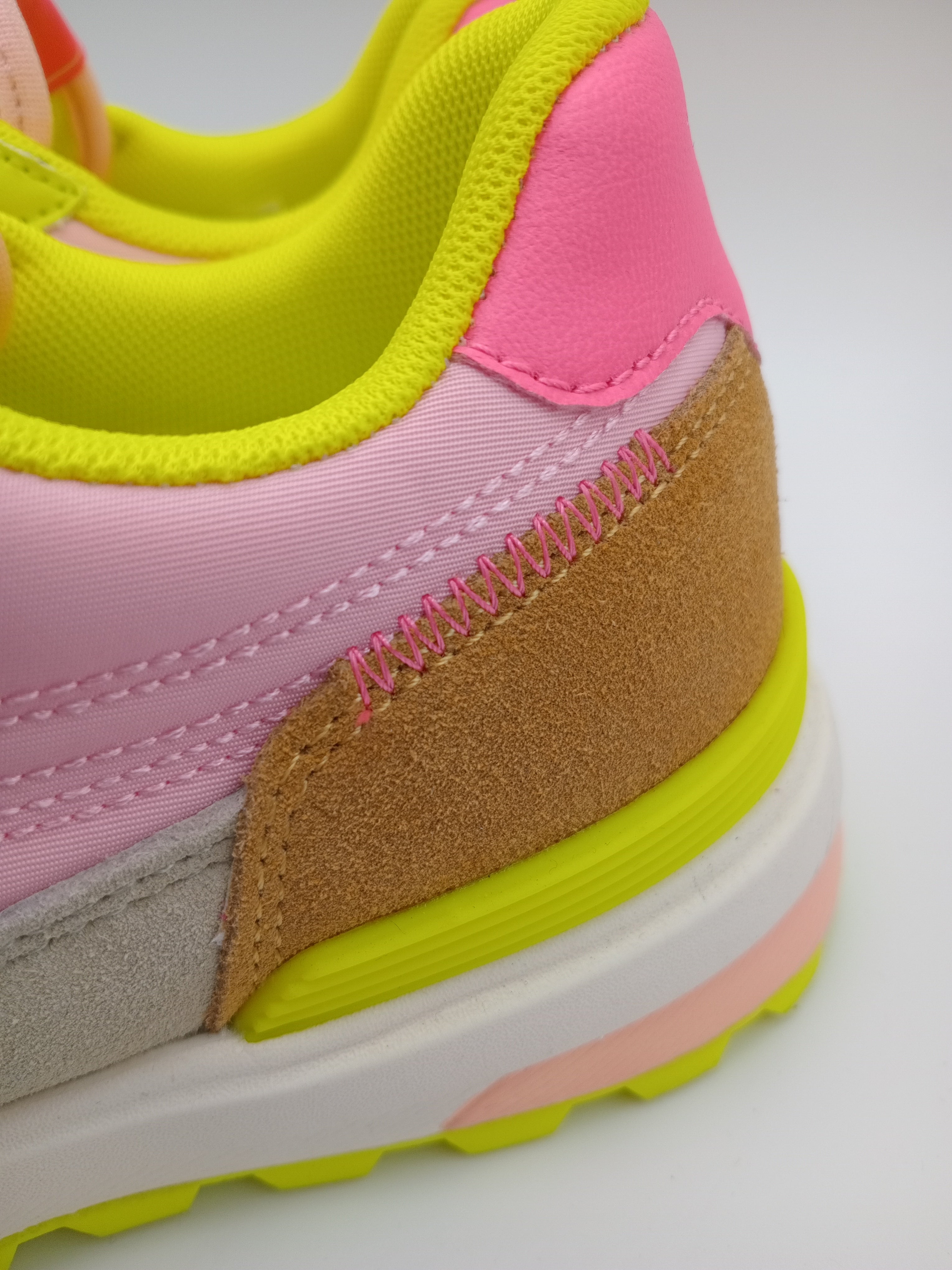 TÊNIS XTI ROSA AMARELO NEON TECIDO SPORT