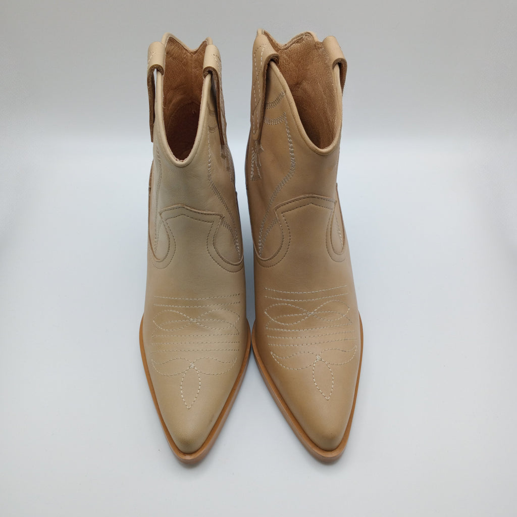 BOTA TEXANA BEAT SHOES BEGE COURO BORDADO BICUDO