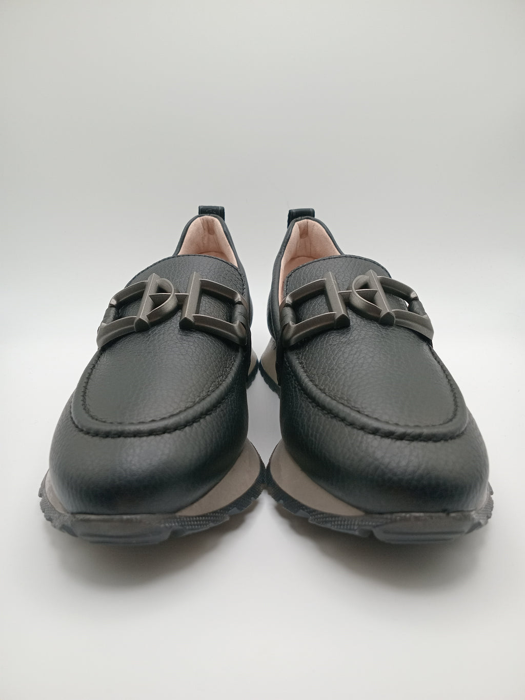 MOCASSIM PLATAFORMA HISPANITAS PRETO ASFALTO COURO FIVELA CINZA FOSCO TRATORADO