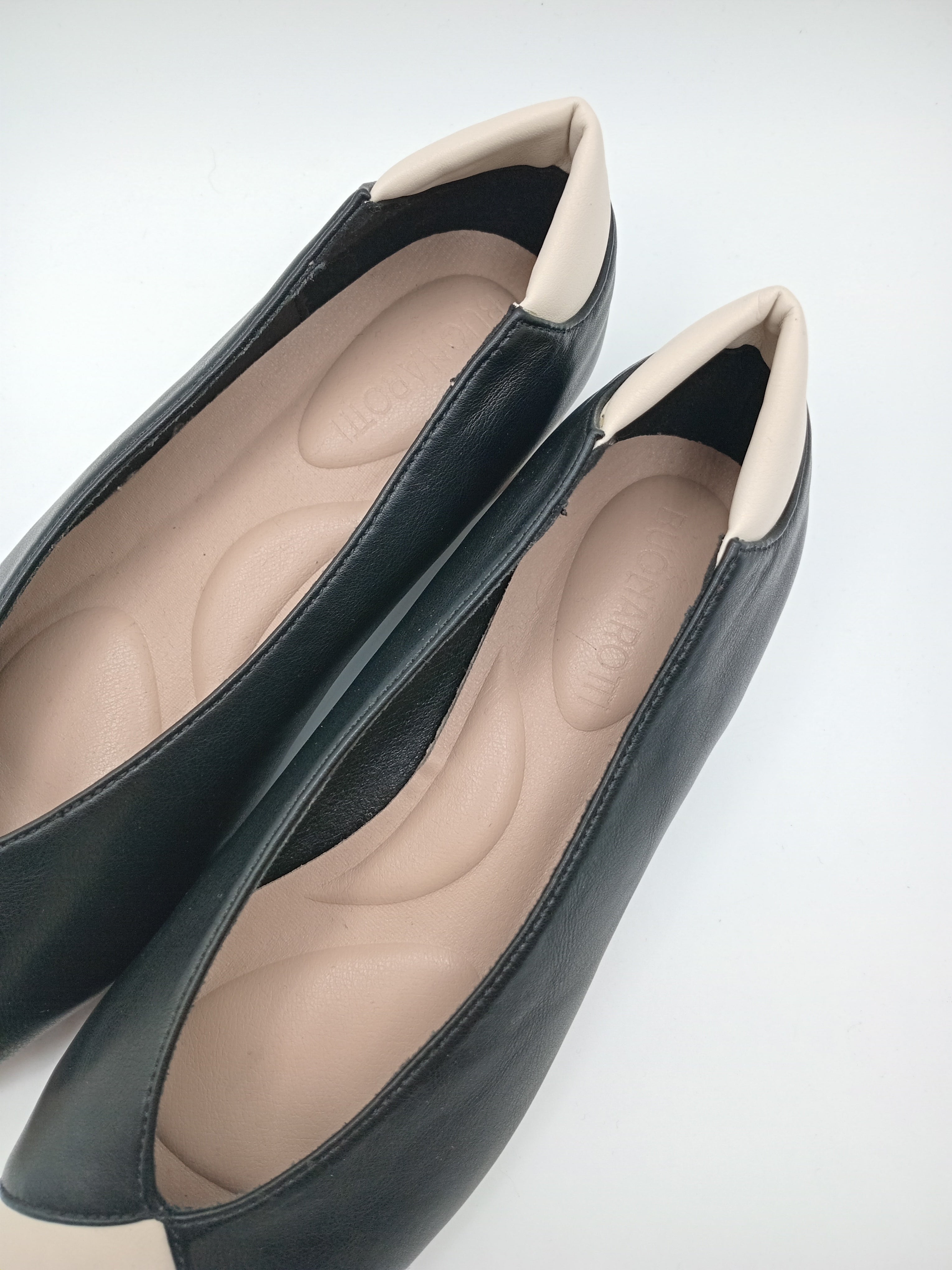 SABRINA BUONAROTTI PRETO CREME ECO PELE BICUDO BICO CREME