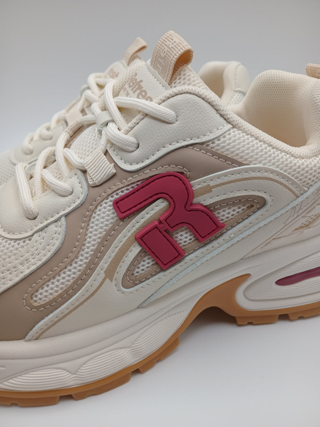 TÊNIS REFRESH BRANCO VERMELHO BEGE NUDE TECIDO SPORT