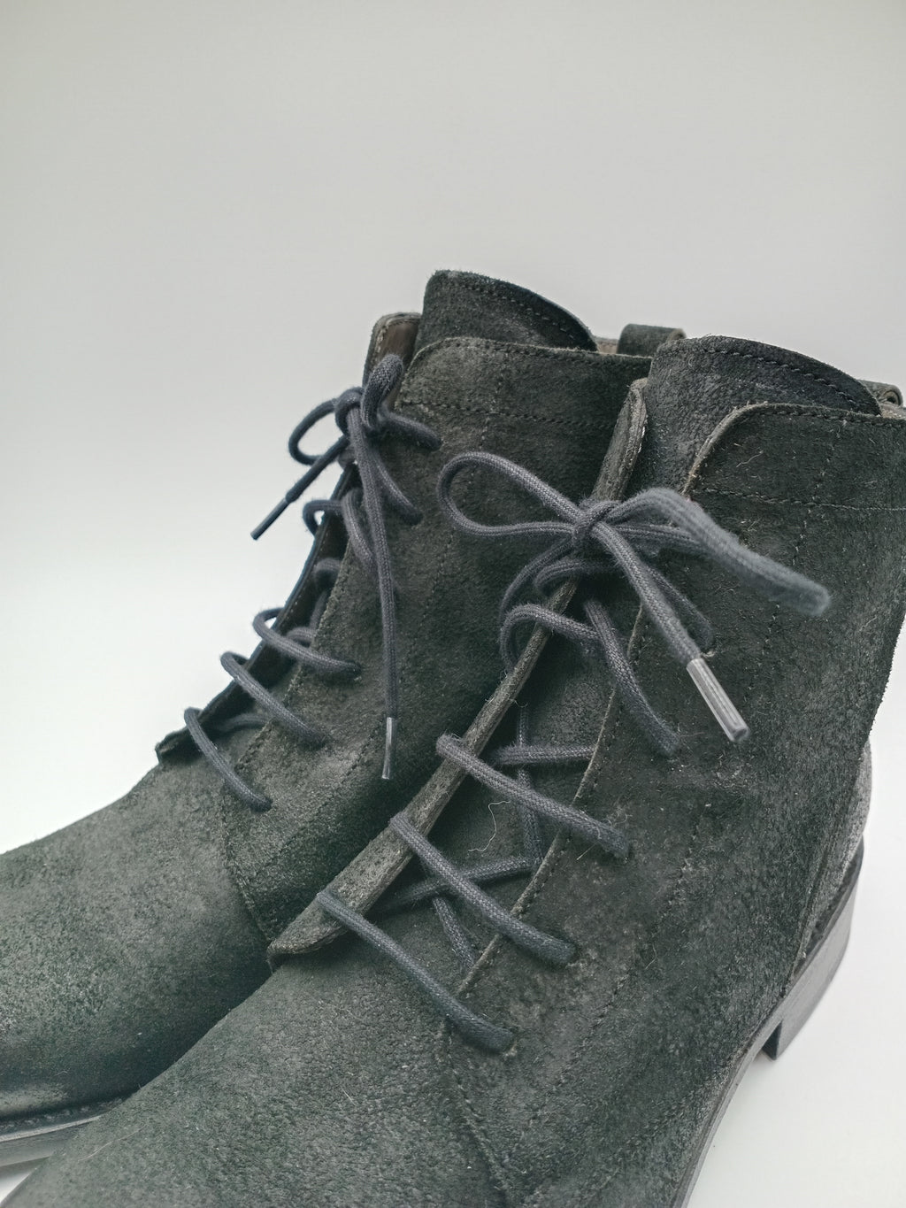 BOTA COTURNO I HAVE A TRIBE PRETO BT BLACK COURO