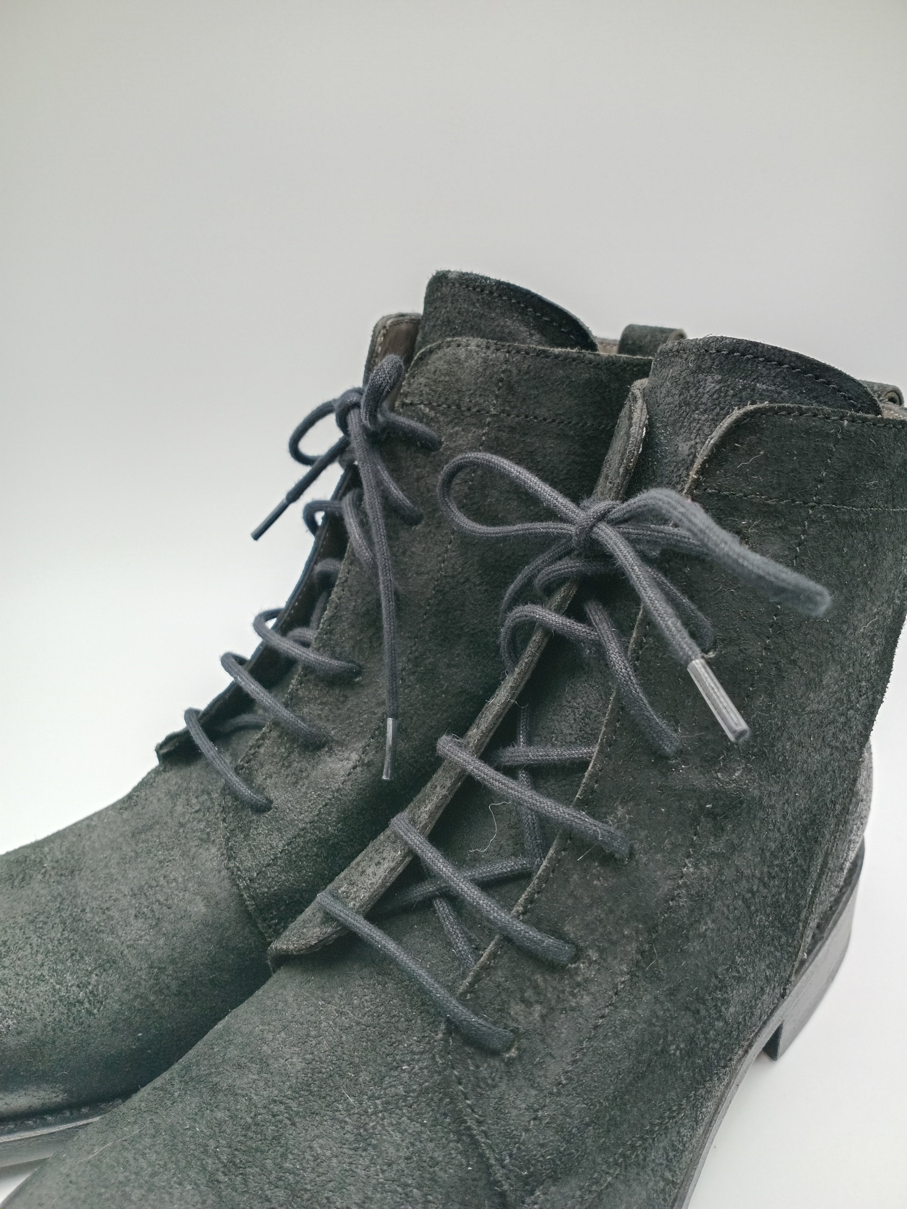 BOTA COTURNO I HAVE A TRIBE PRETO BT BLACK COURO