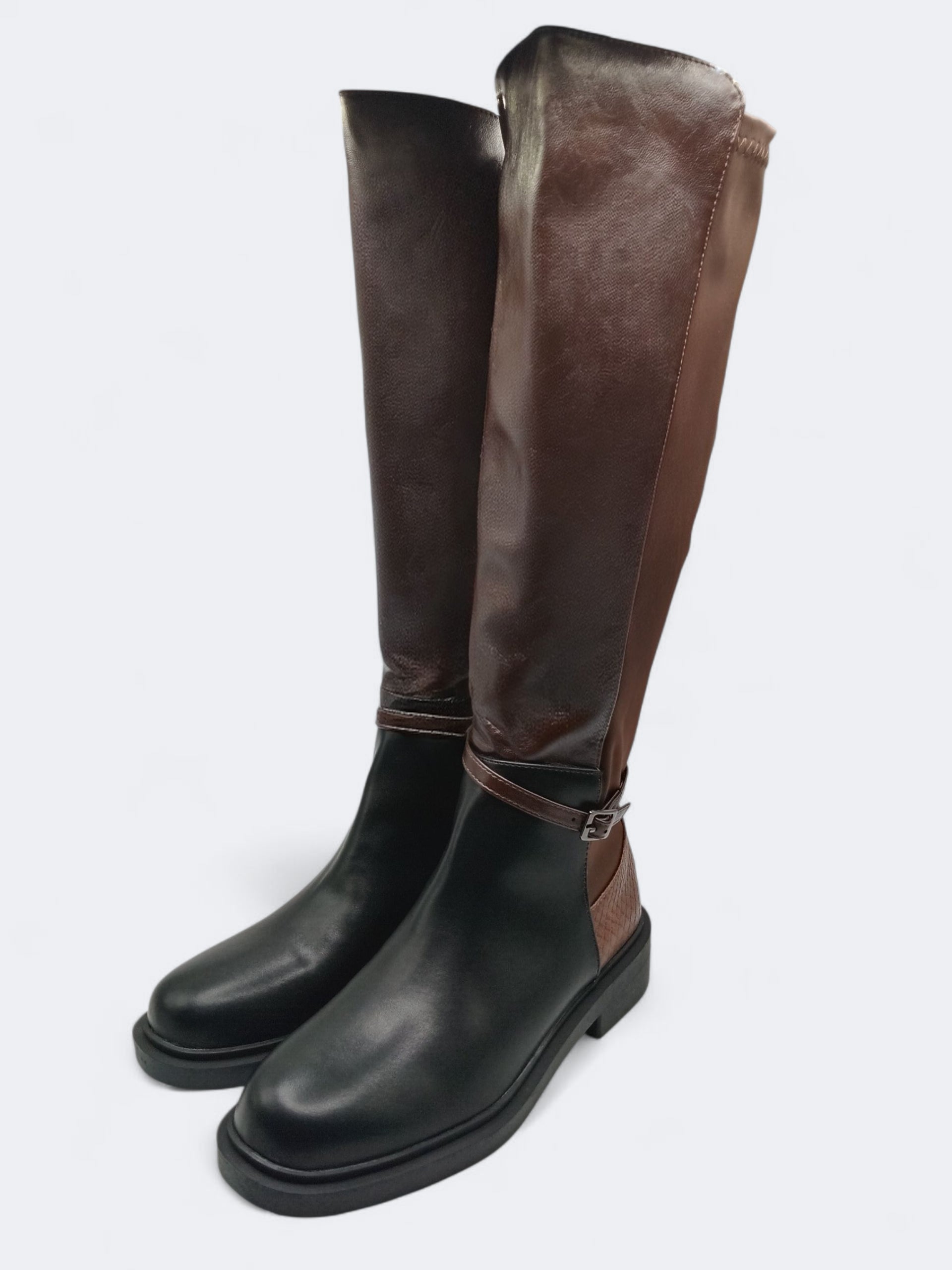 BOTA CAVALEIRA BUONAROTTI PRETO E CASTANHO ECO PELE ZIPER TIRA REGULADORA LATERAL