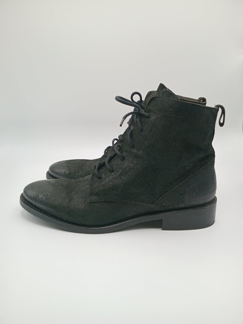 BOTA COTURNO I HAVE A TRIBE PRETO BT BLACK COURO