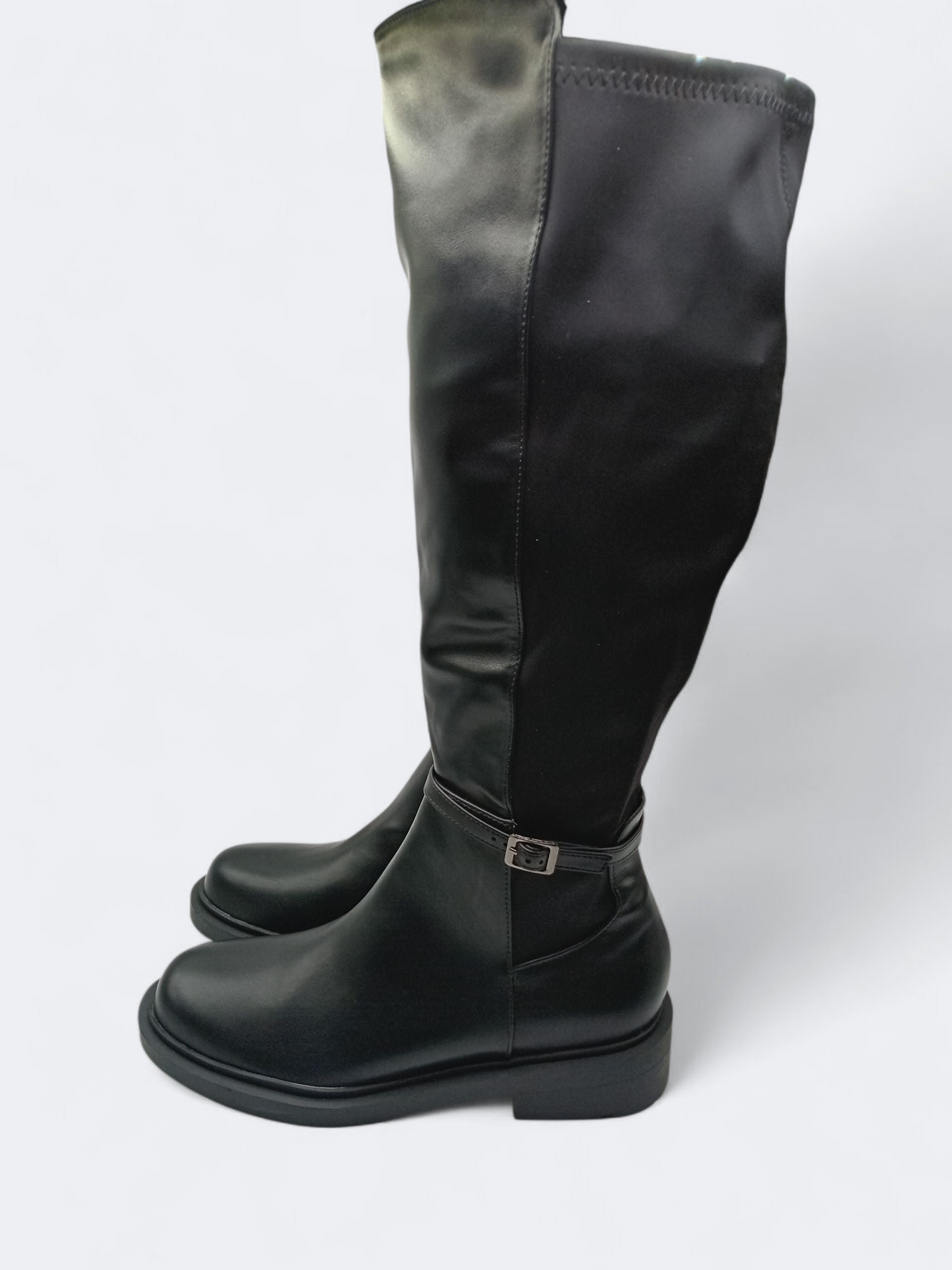 BOTA CAVALEIRA BUONAROTTI PRETO ECO PELE ZIPER TIRA REGULADORA LATERAL MONTARIA