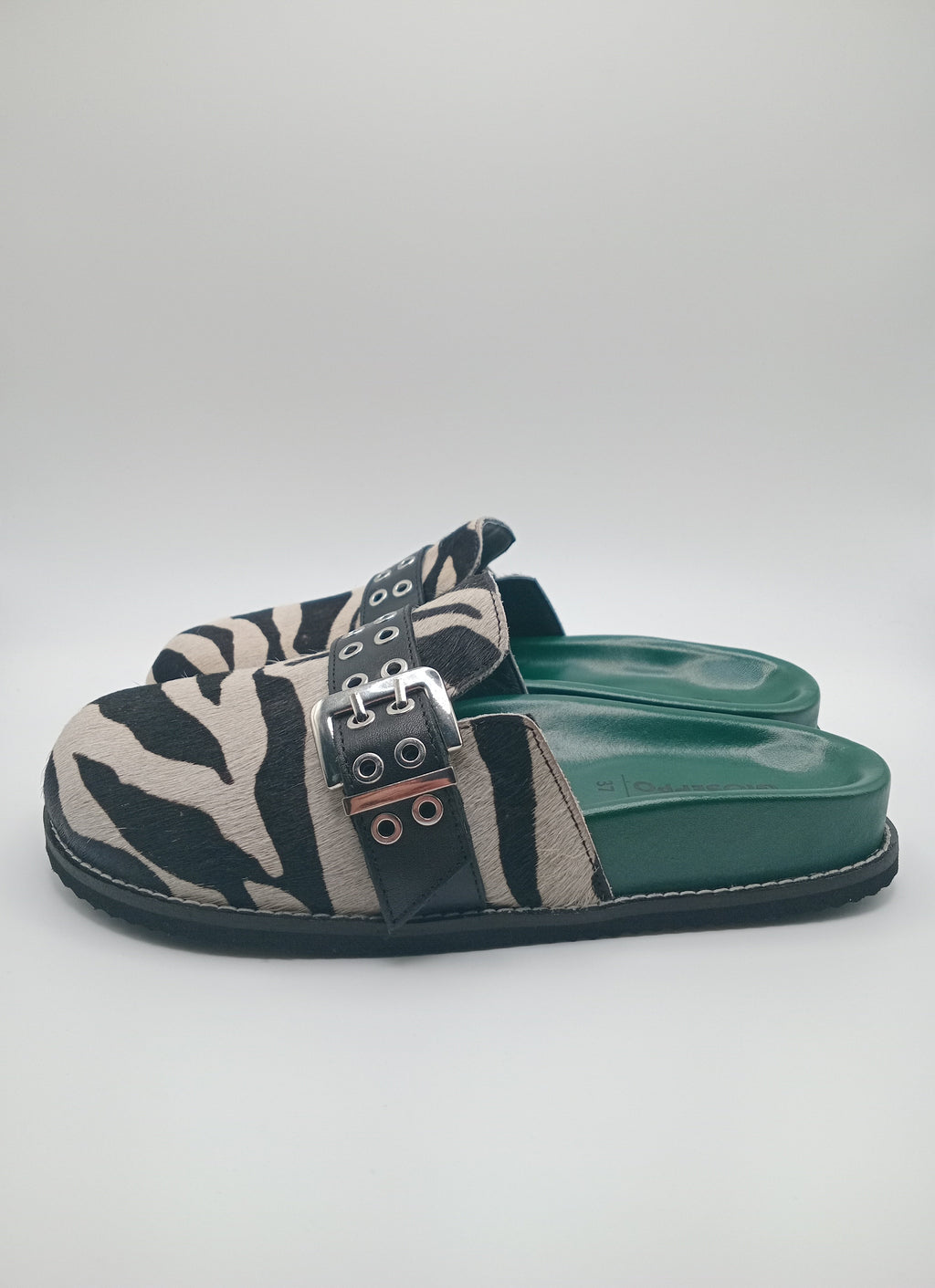 SOCAS GIOSEPPO ZEBRA PRETO BRANCO VERDE COURO TIRA REGULADORA ARGOLAS ANIMAL PRINT