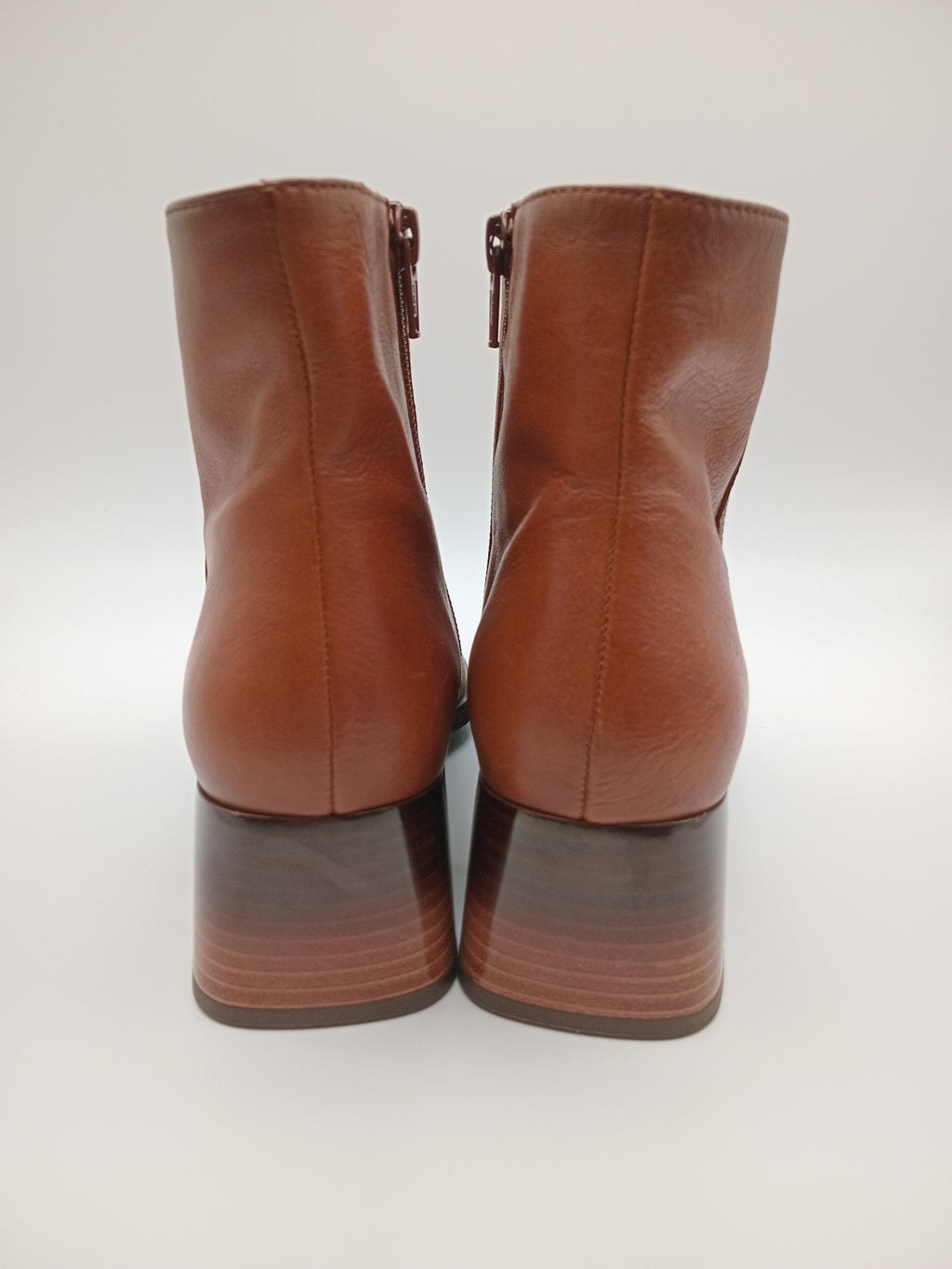 BOTA TEXANA HISPANITAS CASTANHO COURO LISO VERNIZ ZIPER BOTIM