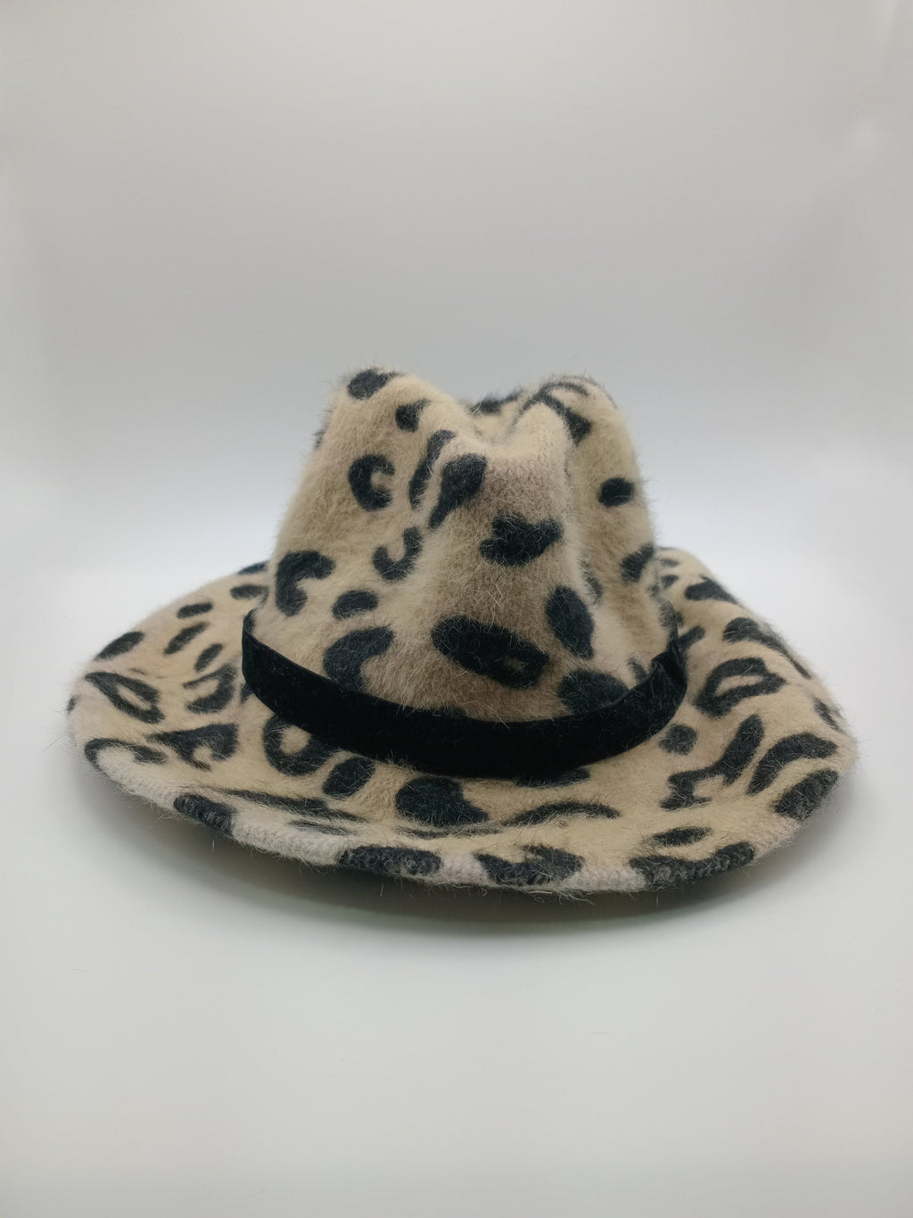 CHAPÉU FLORA LEOPARDO FITA PRETA CAMURÇA ANIMAL PRINT