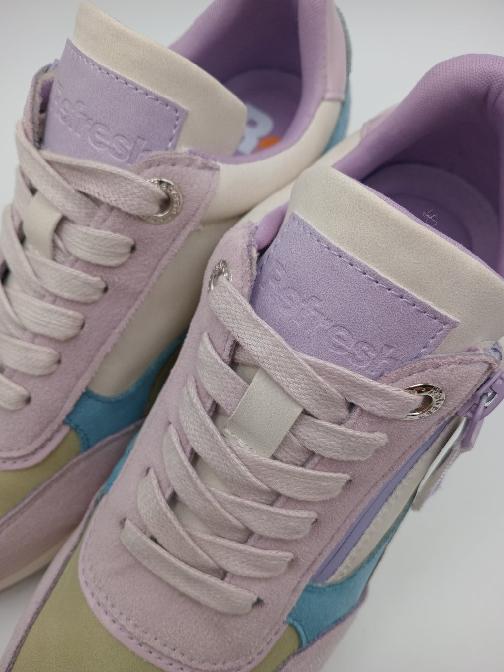 TÊNIS REFRESH LILAS CINZA AZUL TECIDO ABERTURA ZIPER LATERAL