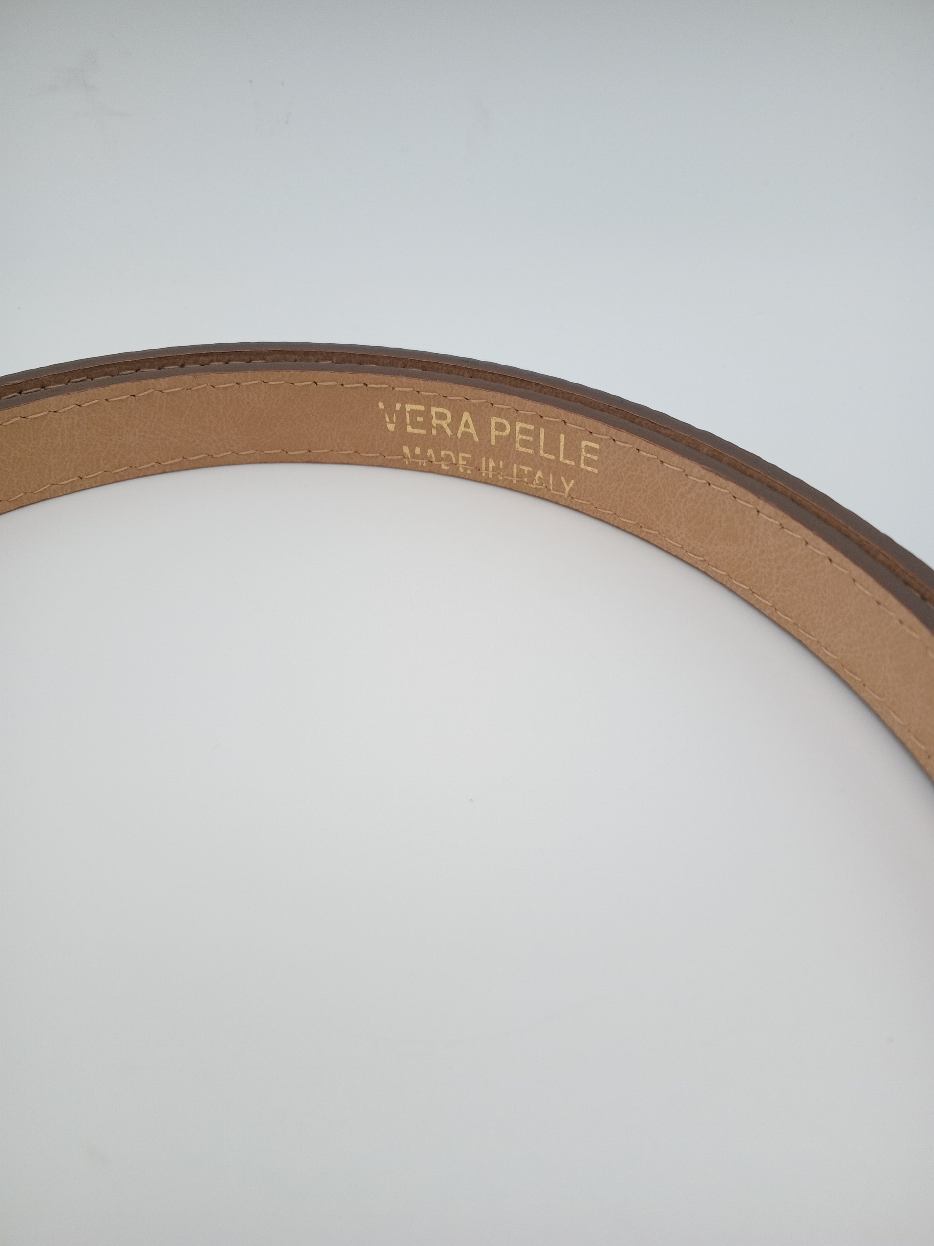 CINTO VERA PELLE CASTANHO ESCURO FIVELA DOURADA REGULADOR COURO