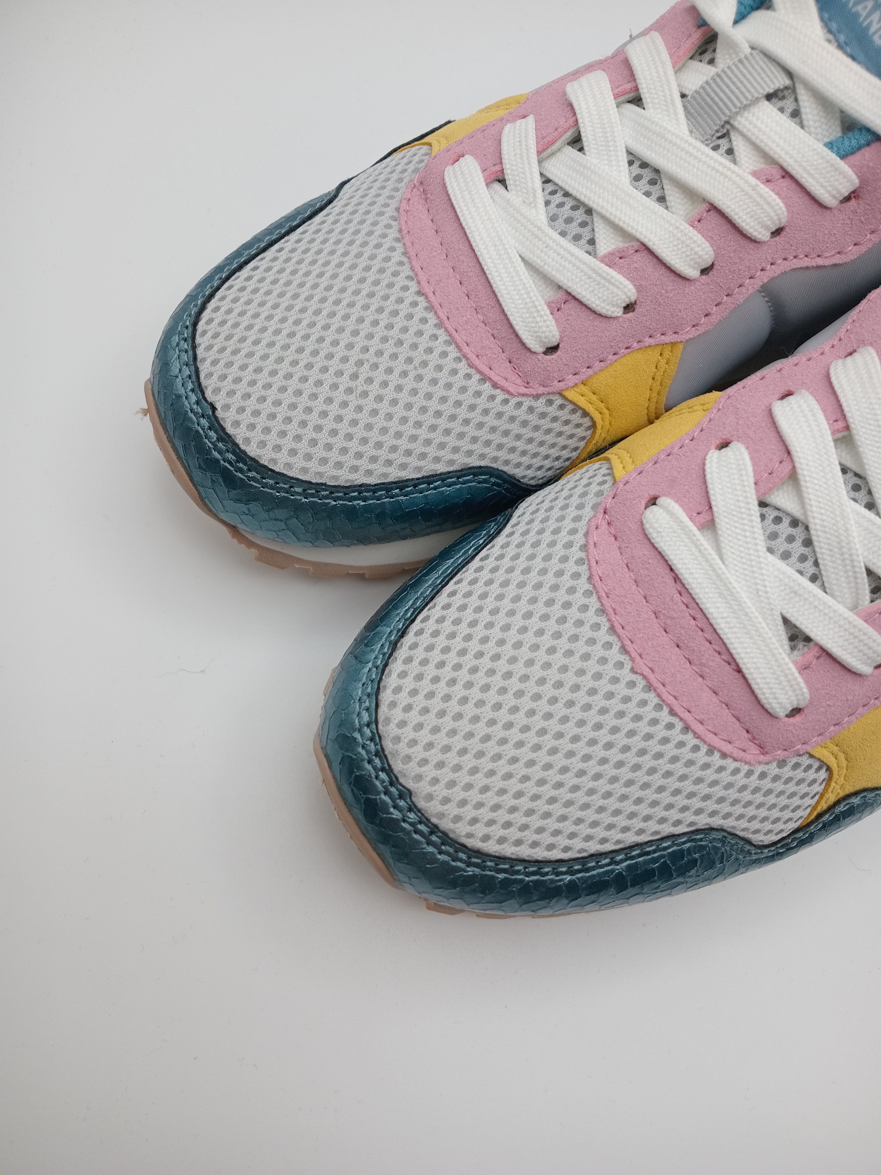 TÊNIS XTI AZUL CINZA AMARELO ROSA TECIDO SPORT