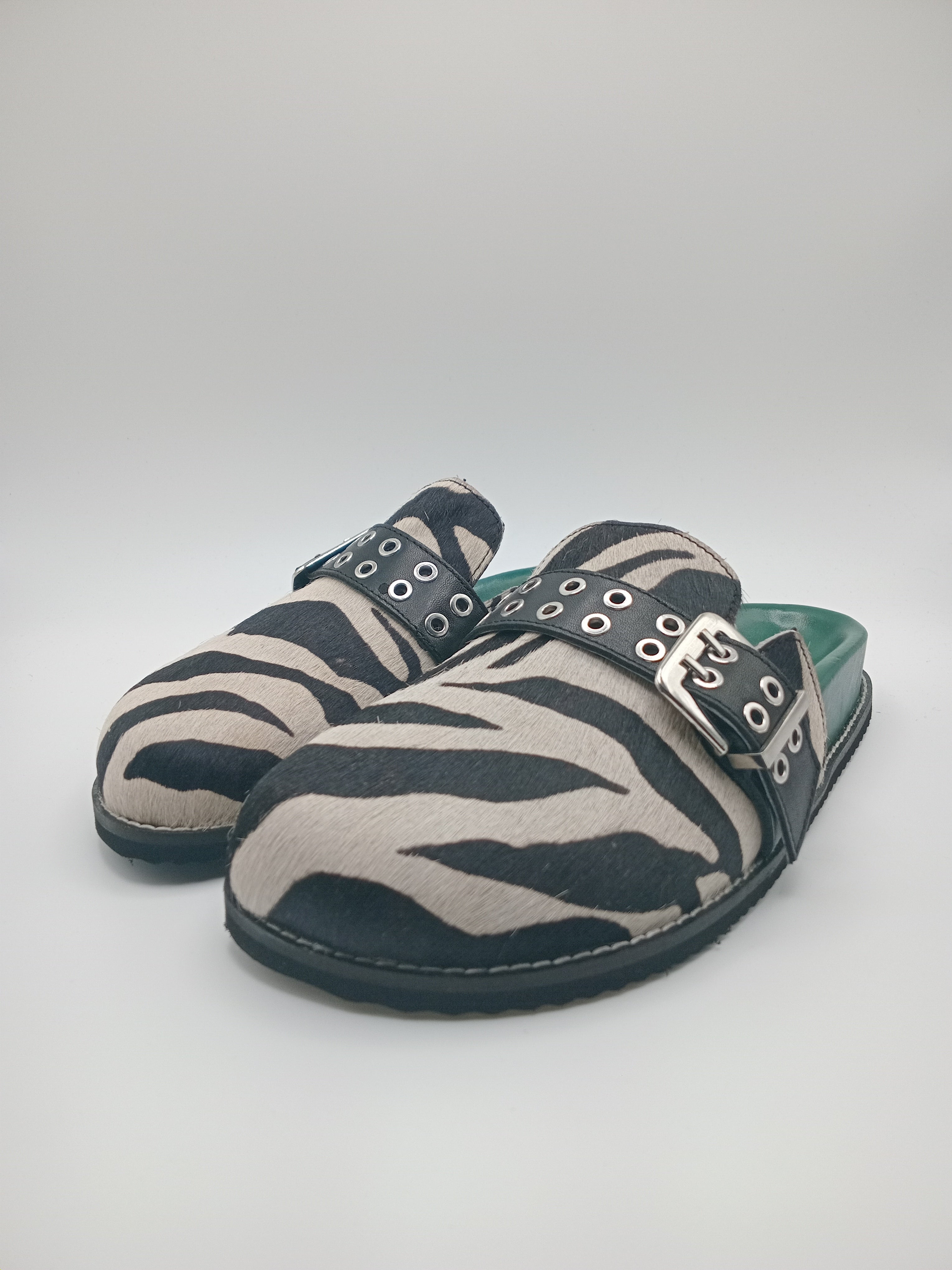SOCAS GIOSEPPO ZEBRA PRETO BRANCO VERDE COURO TIRA REGULADORA ARGOLAS ANIMAL PRINT