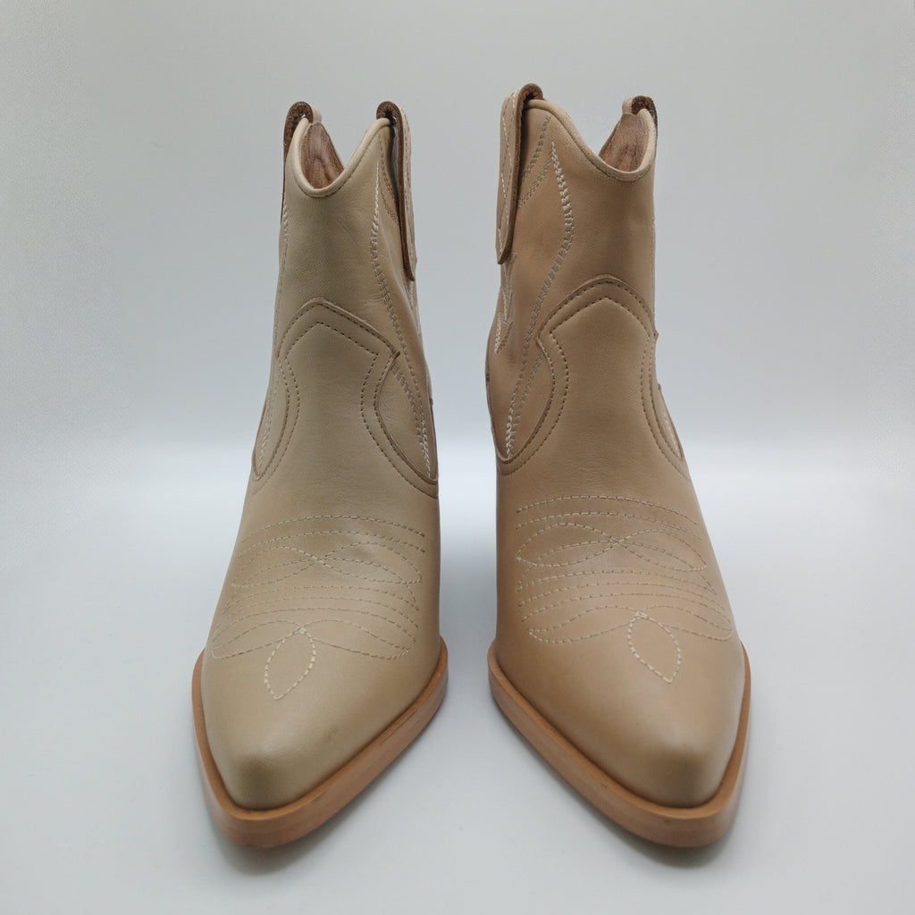 BOTA TEXANA BEAT SHOES BEGE COURO BORDADO BICUDO