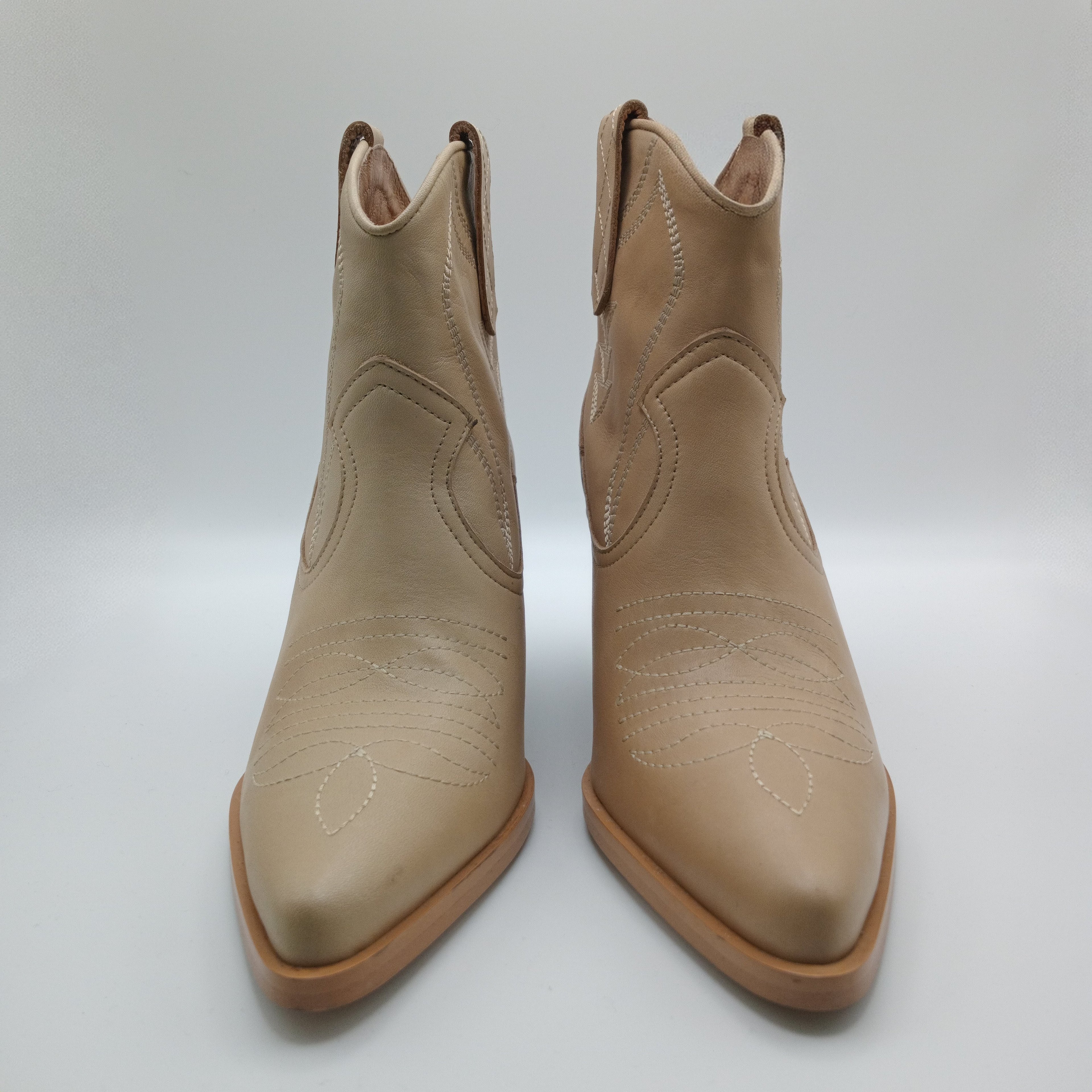 BOTA TEXANA BEAT SHOES BEGE COURO BORDADO BICUDO