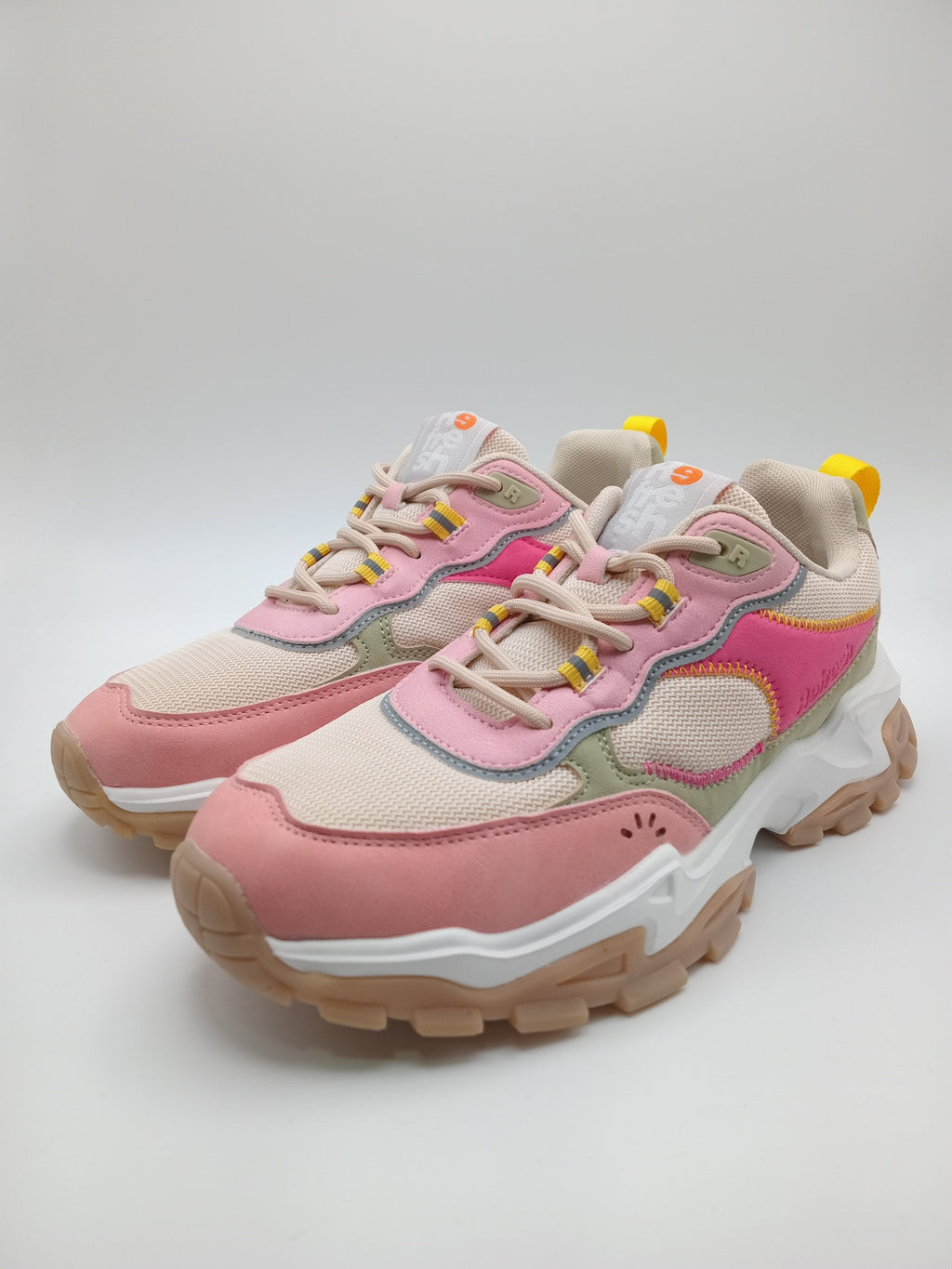 TÊNIS REFRESH ROSA CINZA BRANCO AMARELO TECIDO SPORT